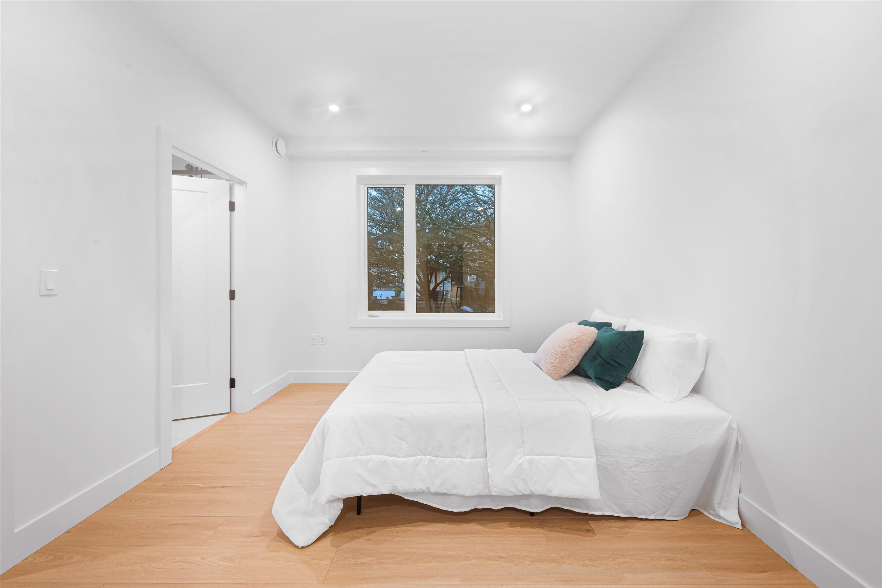 4-5554 Culloden Street, Vancouver, BC