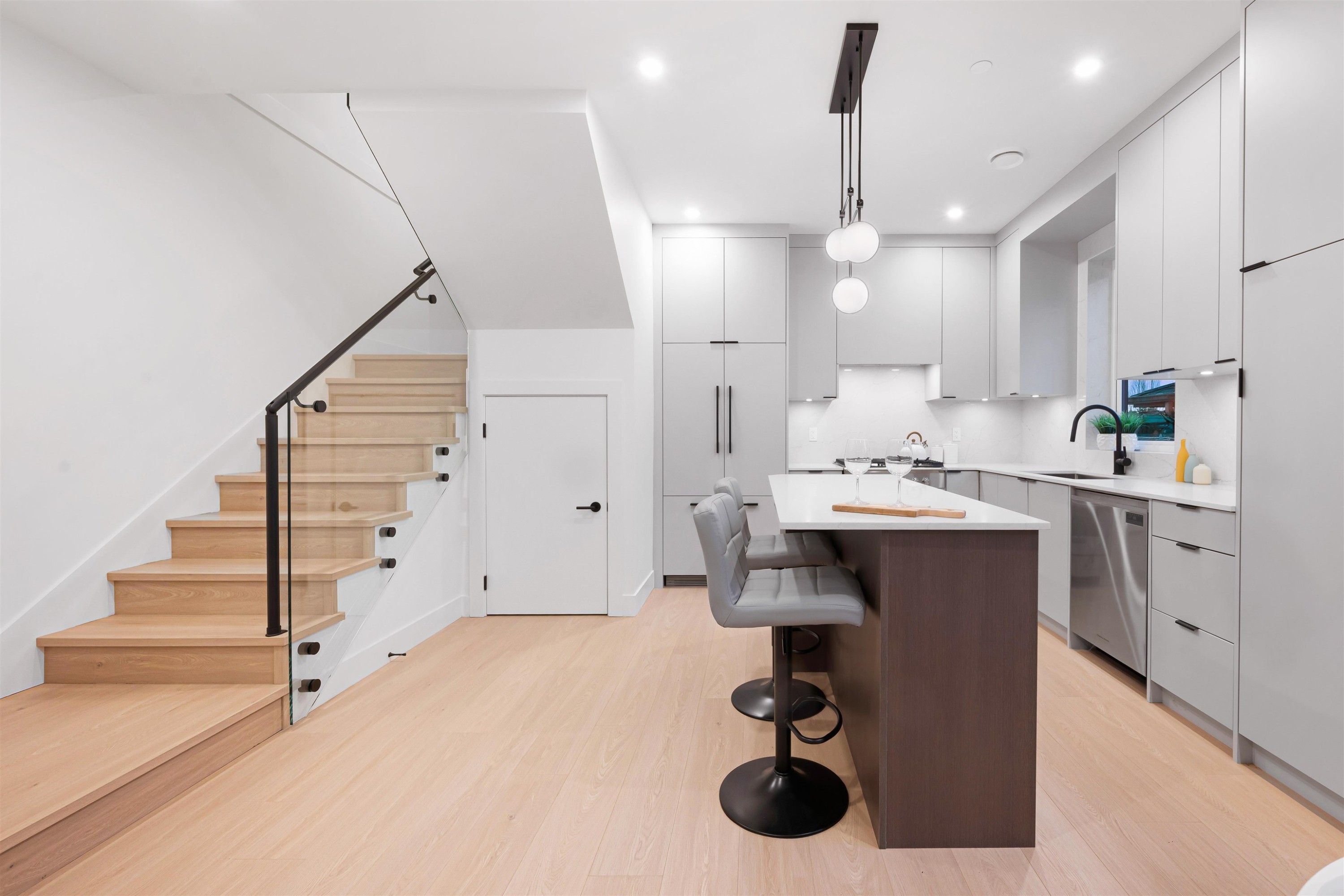 4-5554 Culloden Street, Vancouver, BC