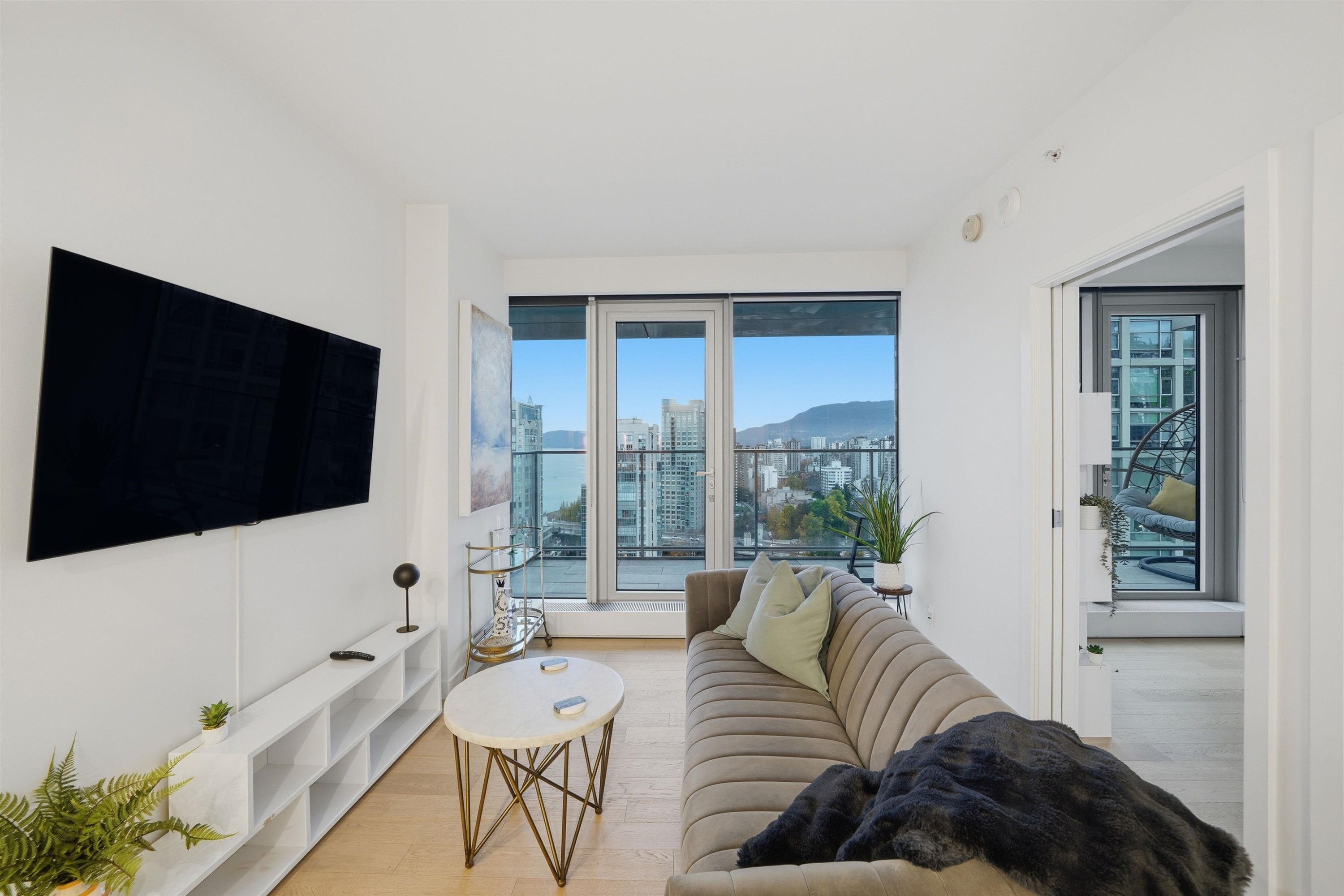 2506-1480 Howe Street, Vancouver, BC