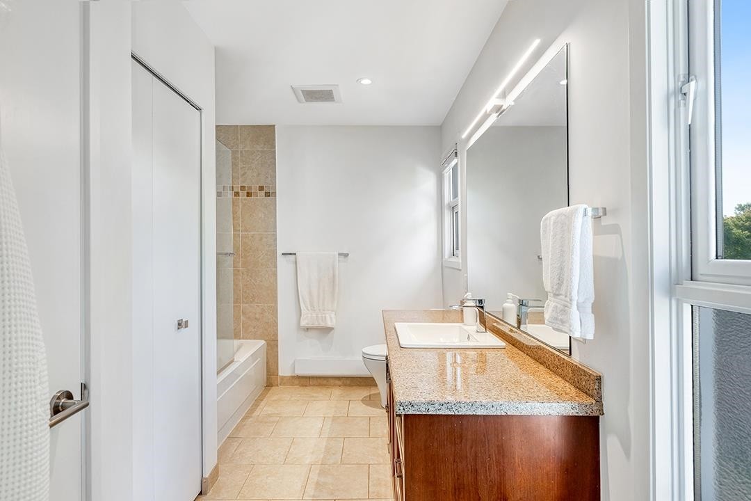 3340 15Th Avenue W, Vancouver, BC