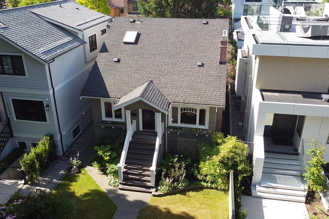 3340 15Th Avenue W, Vancouver, BC