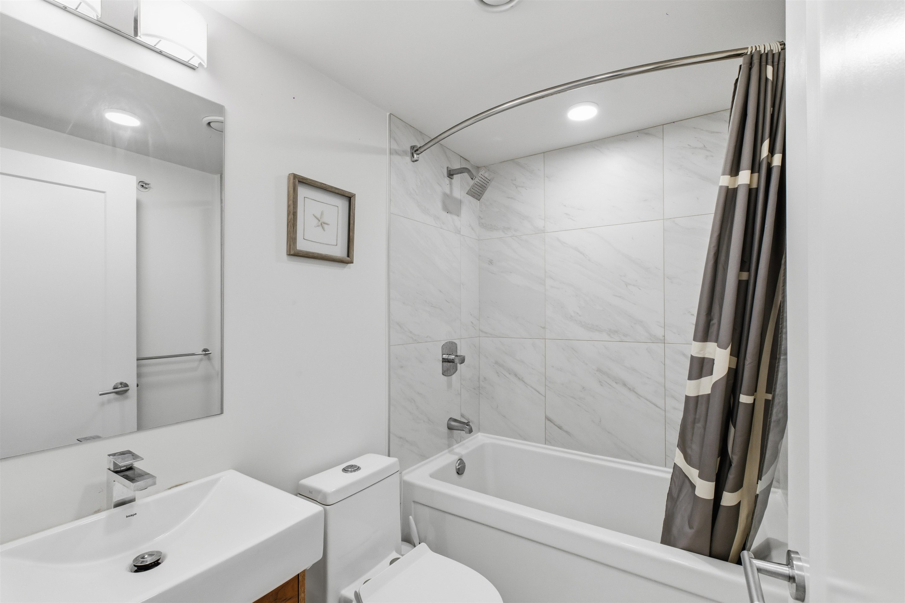 33-720 3Rd Street E, North Vancouver, BC