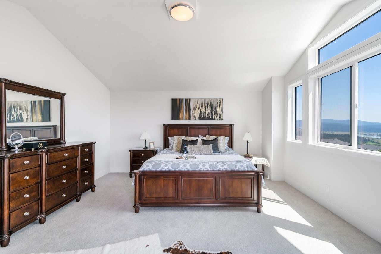 1431 Strawline Hill Street, Coquitlam, BC