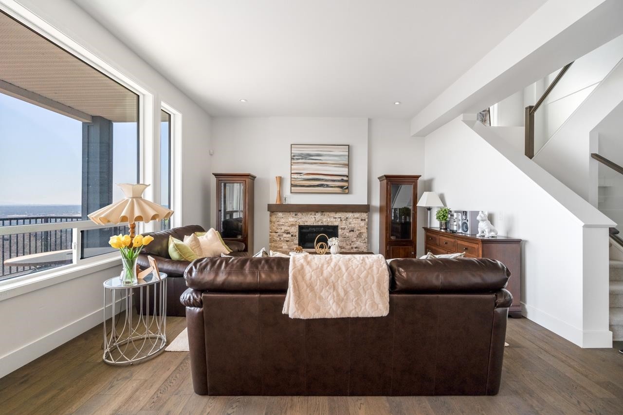 1431 Strawline Hill Street, Coquitlam, BC