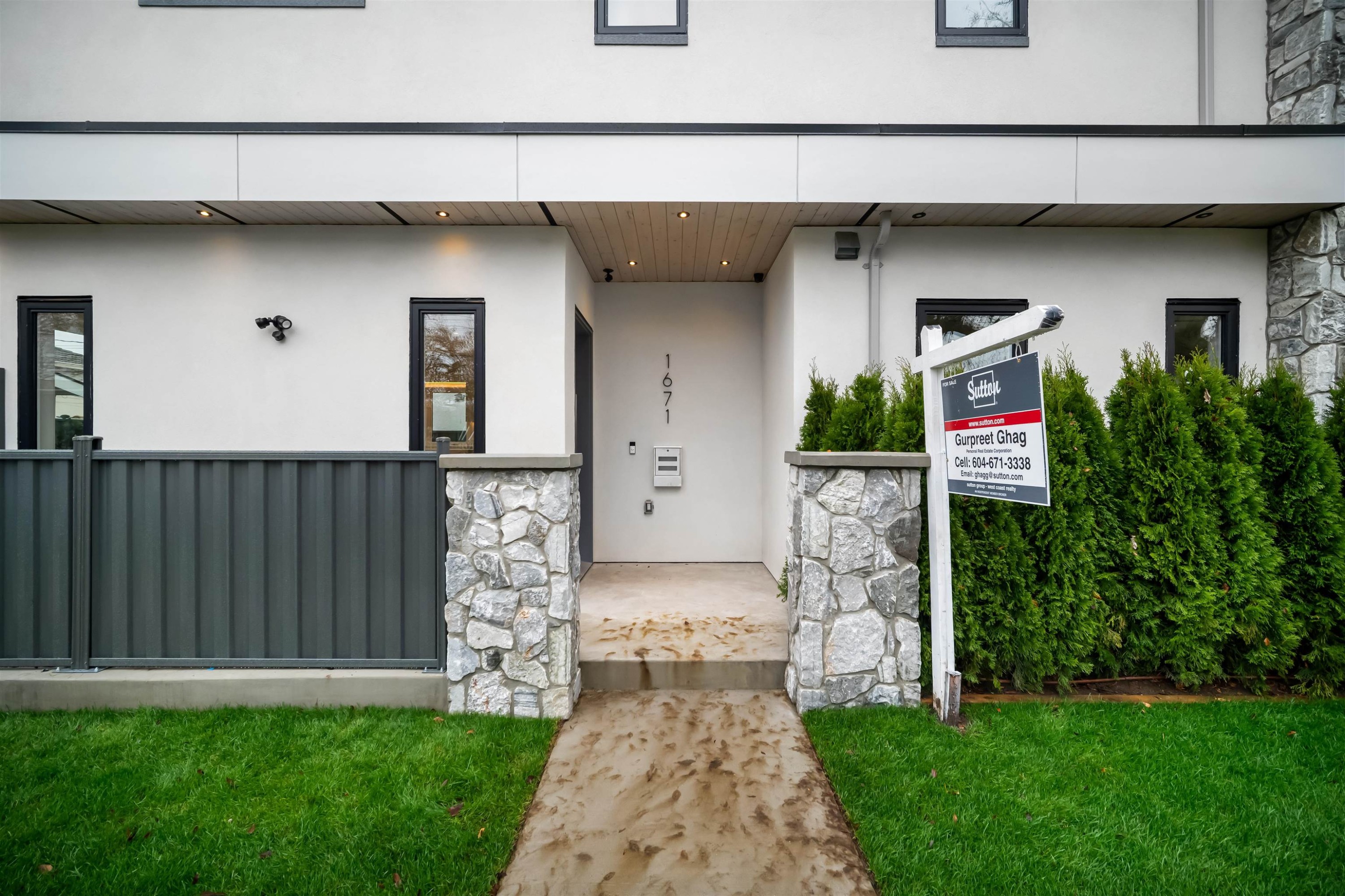 1671 31St Avenue E, Vancouver, BC