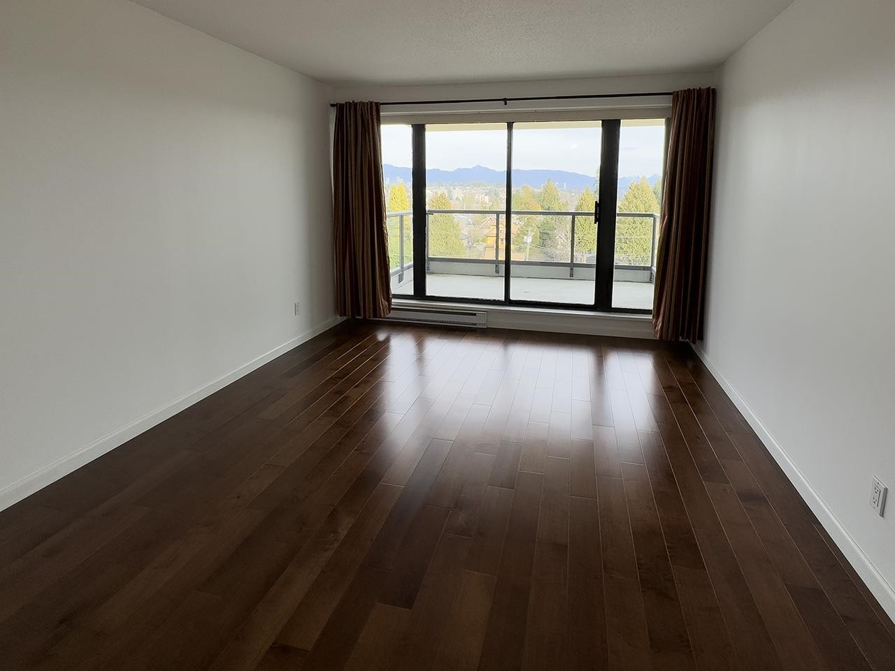 702-615 Hamilton Street, New Westminster, BC