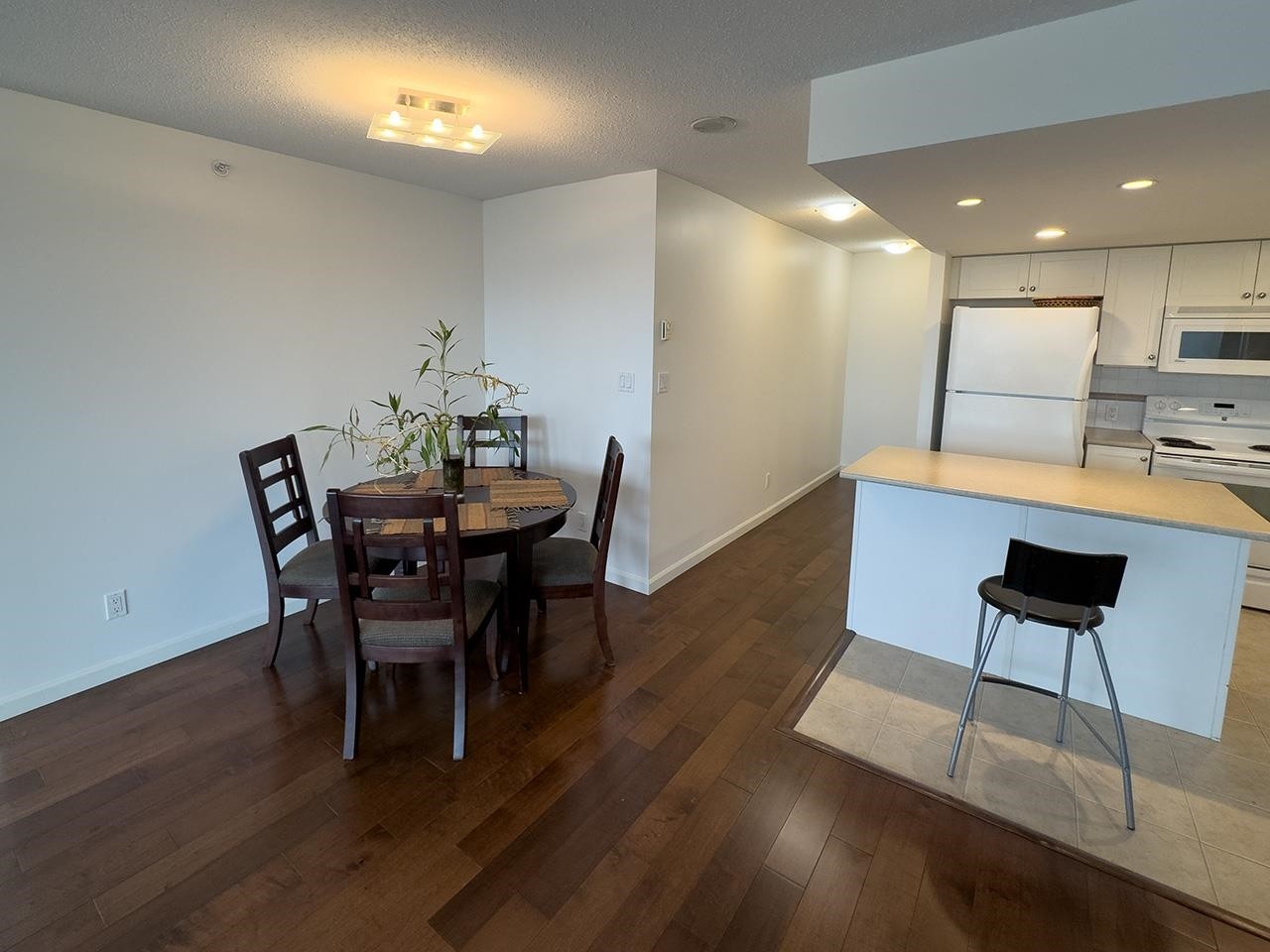 702-615 Hamilton Street, New Westminster, BC