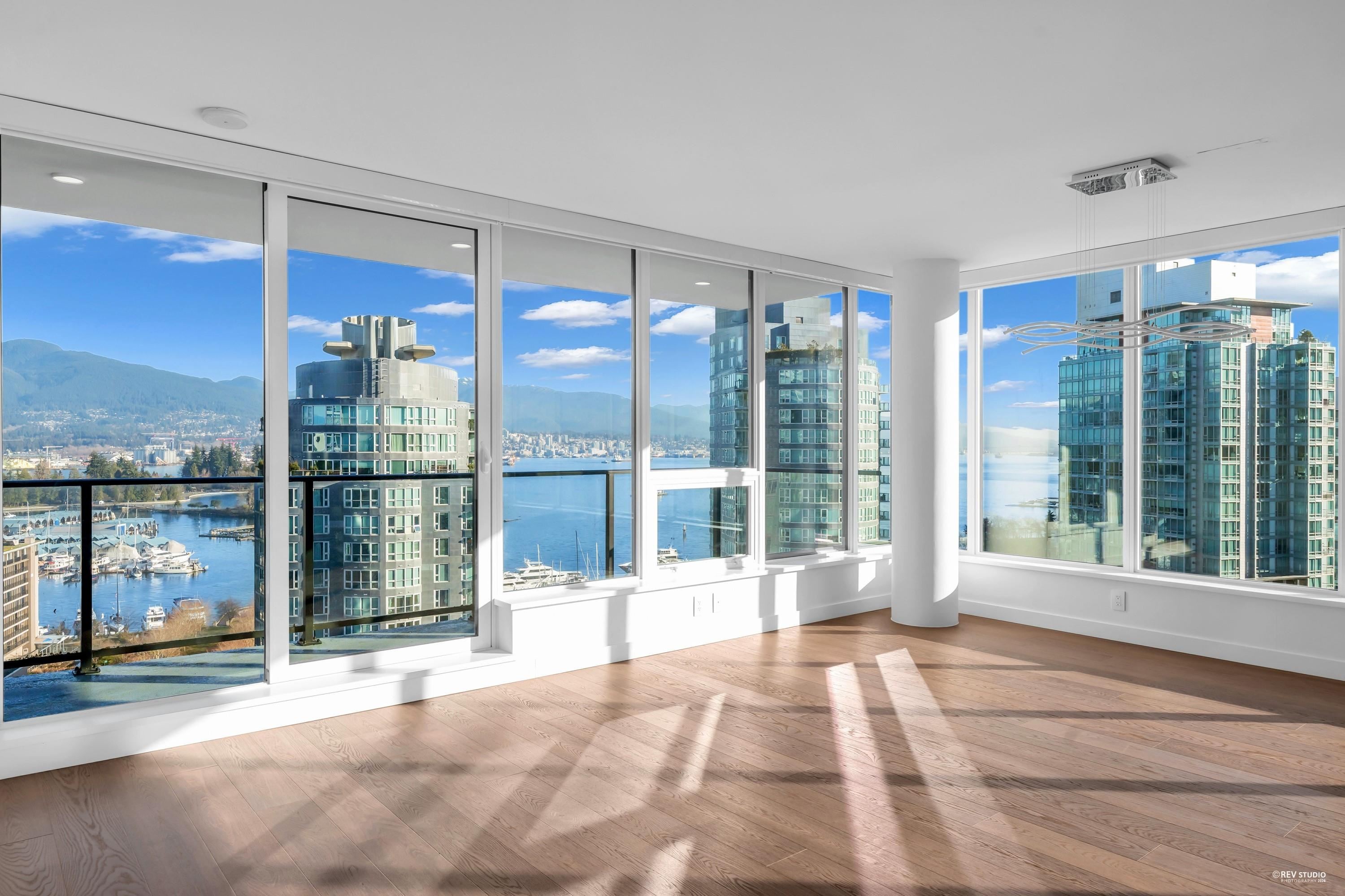 1602-620 Cardero Street, Vancouver, BC