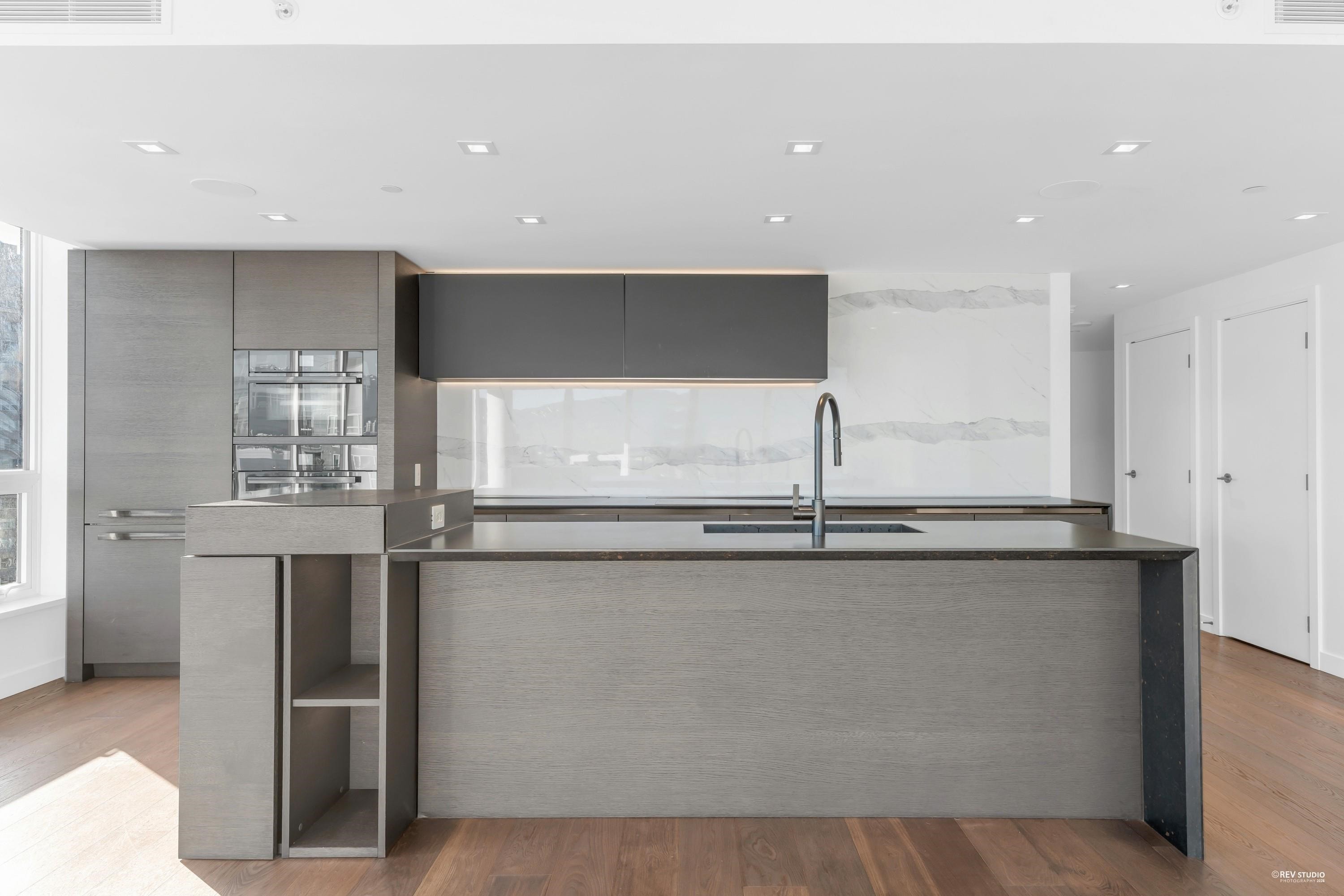 1602-620 Cardero Street, Vancouver, BC