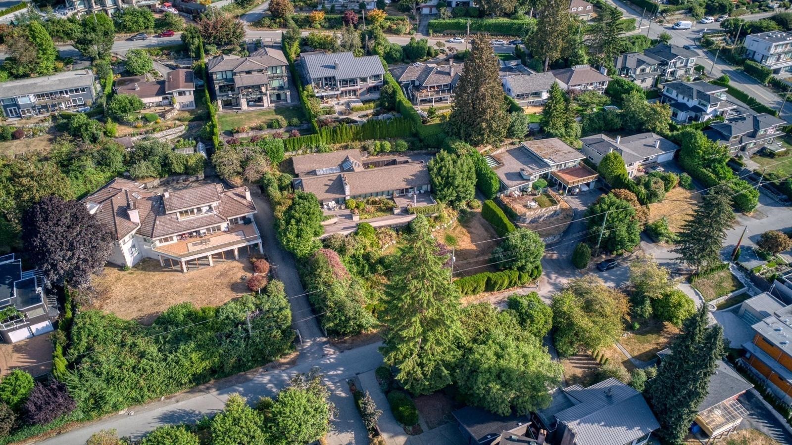 2233 Palmerston Avenue, West Vancouver, BC