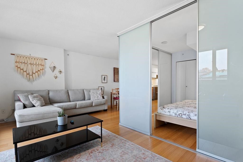 406-718 Main Street, Vancouver, BC