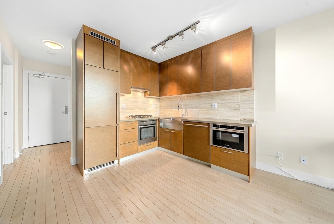 2106-535 Smithe Street, Vancouver, BC