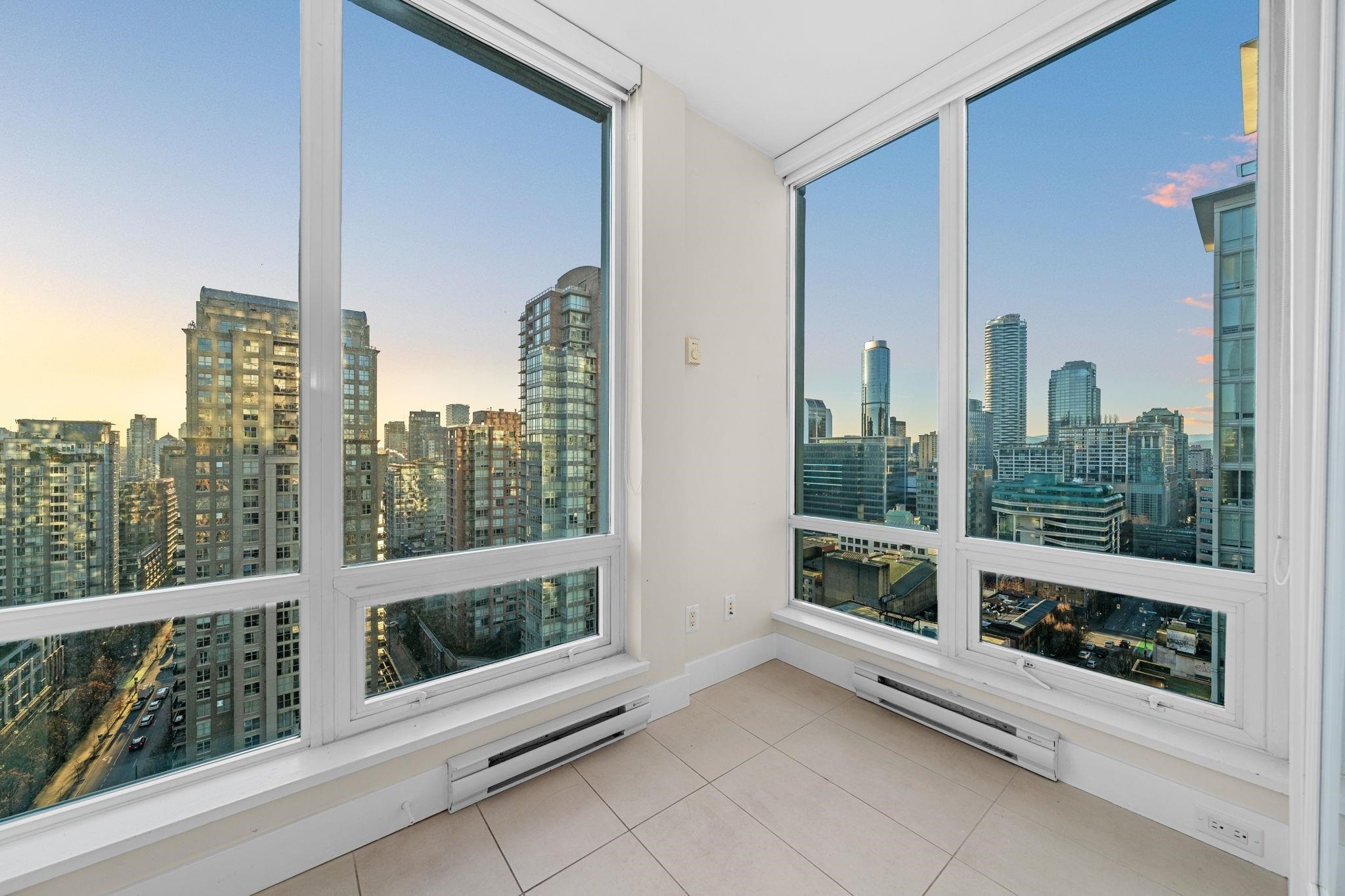 2106-535 Smithe Street, Vancouver, BC