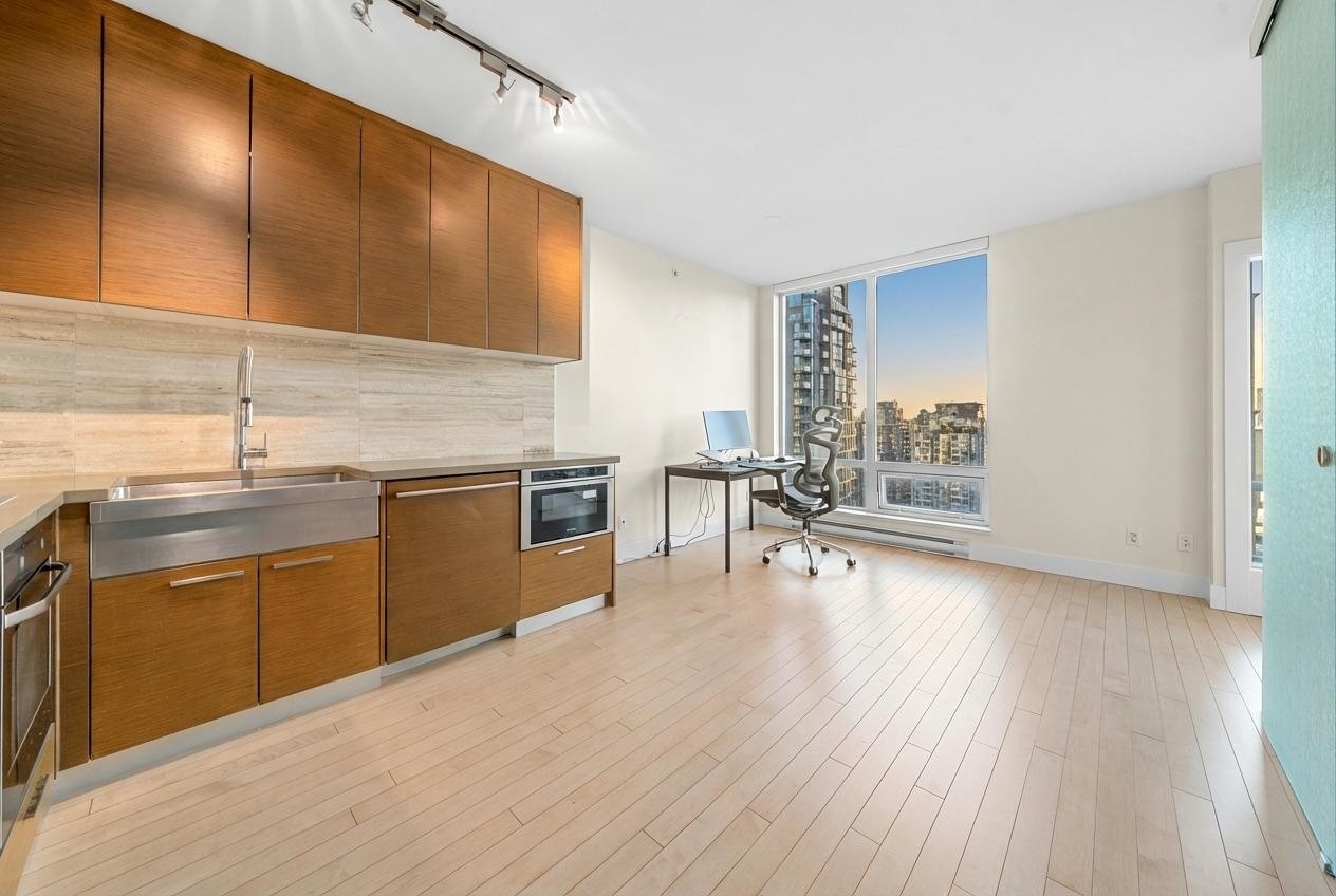 2106-535 Smithe Street, Vancouver, BC