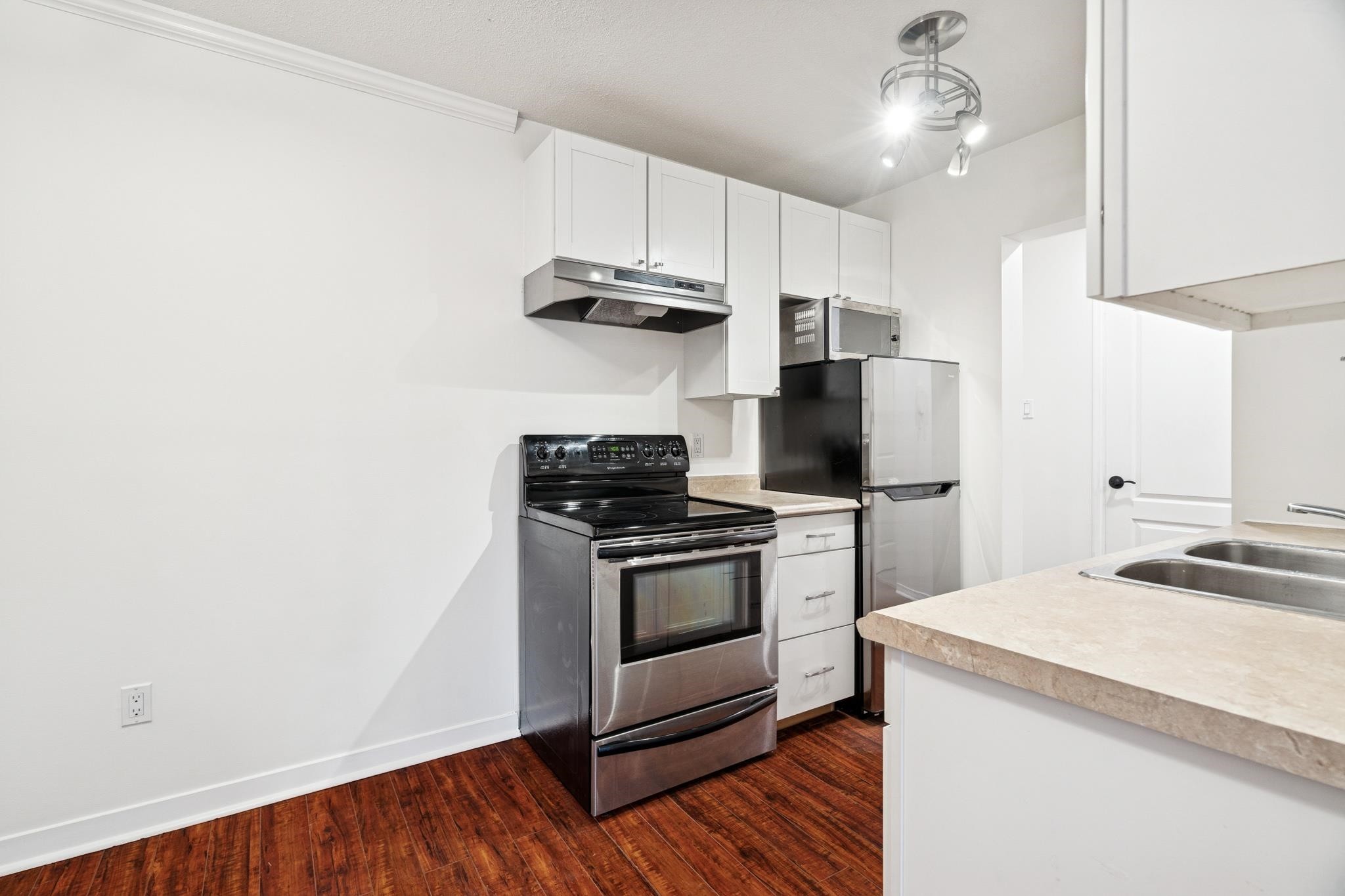 111-3787 4Th Avenue W, Vancouver, BC