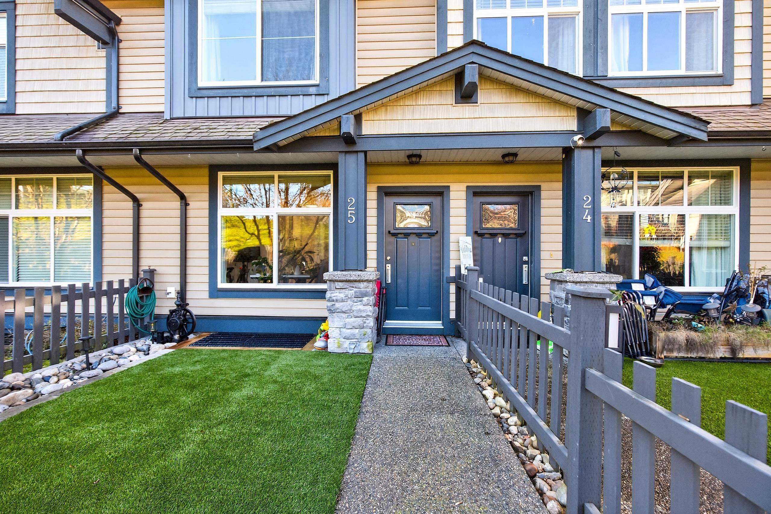 25-13819 232 Street, Maple Ridge, BC