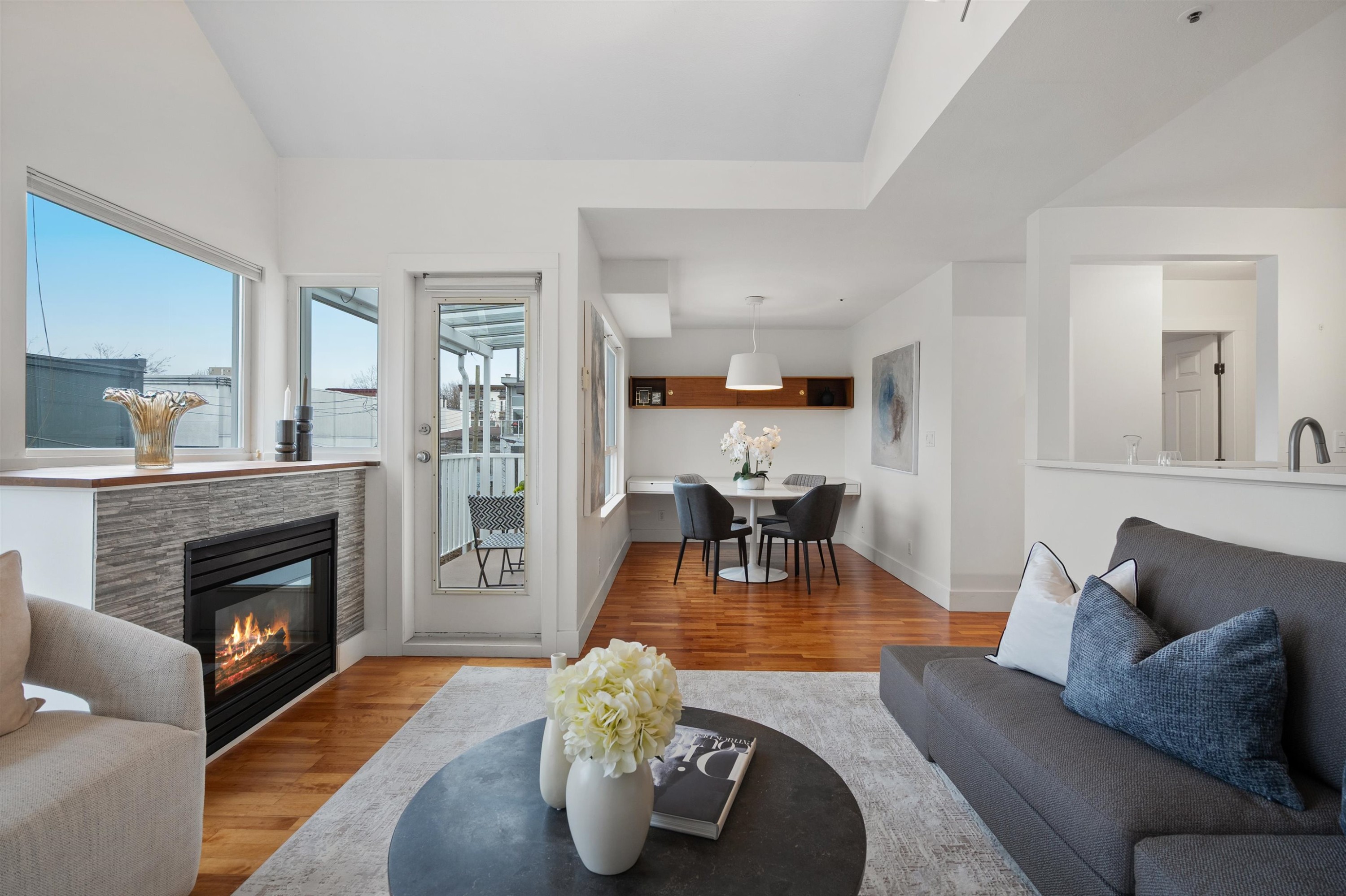 403-1623 2Nd Avenue E, Vancouver, BC