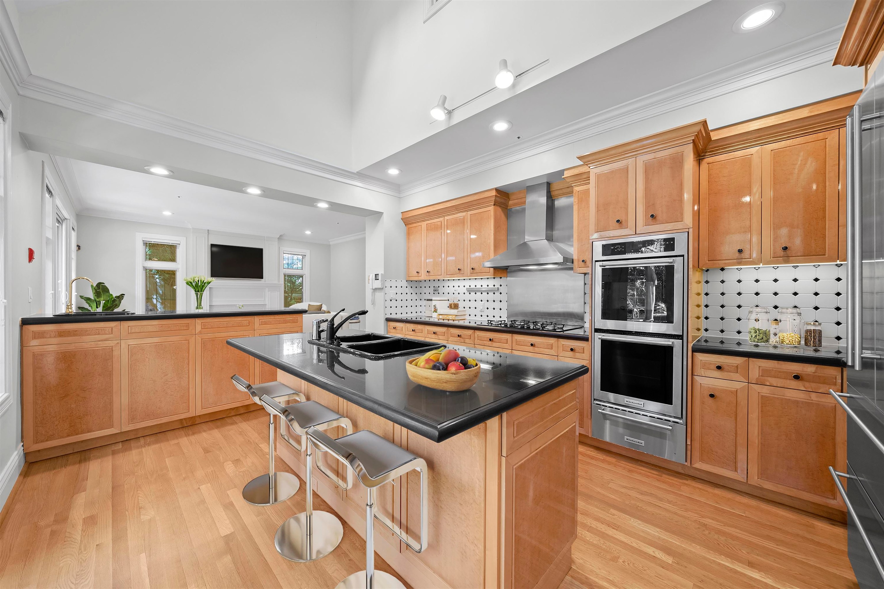 1323 The Crescent, Vancouver, BC