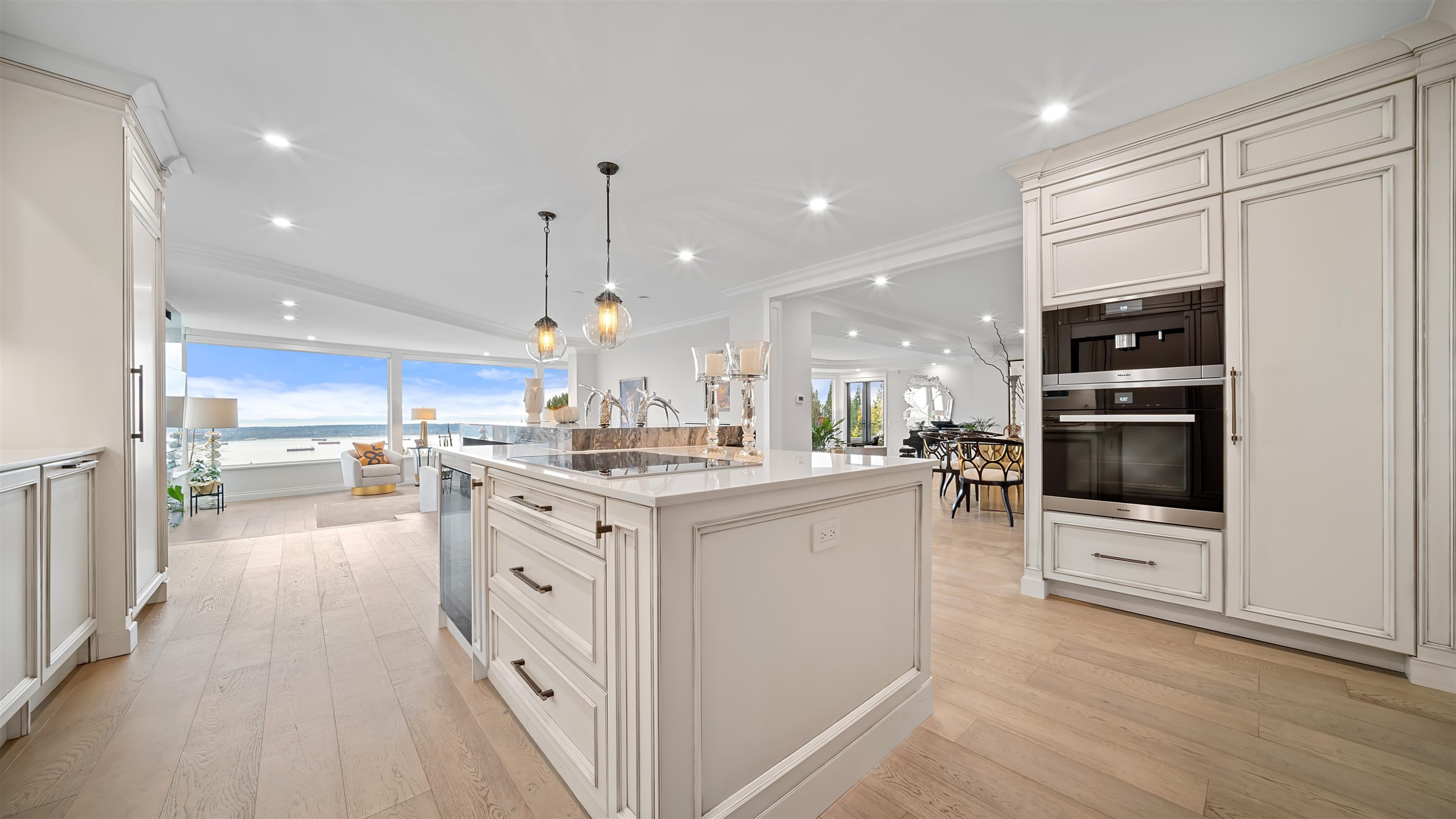 1439 Chippendale Road, West Vancouver, BC