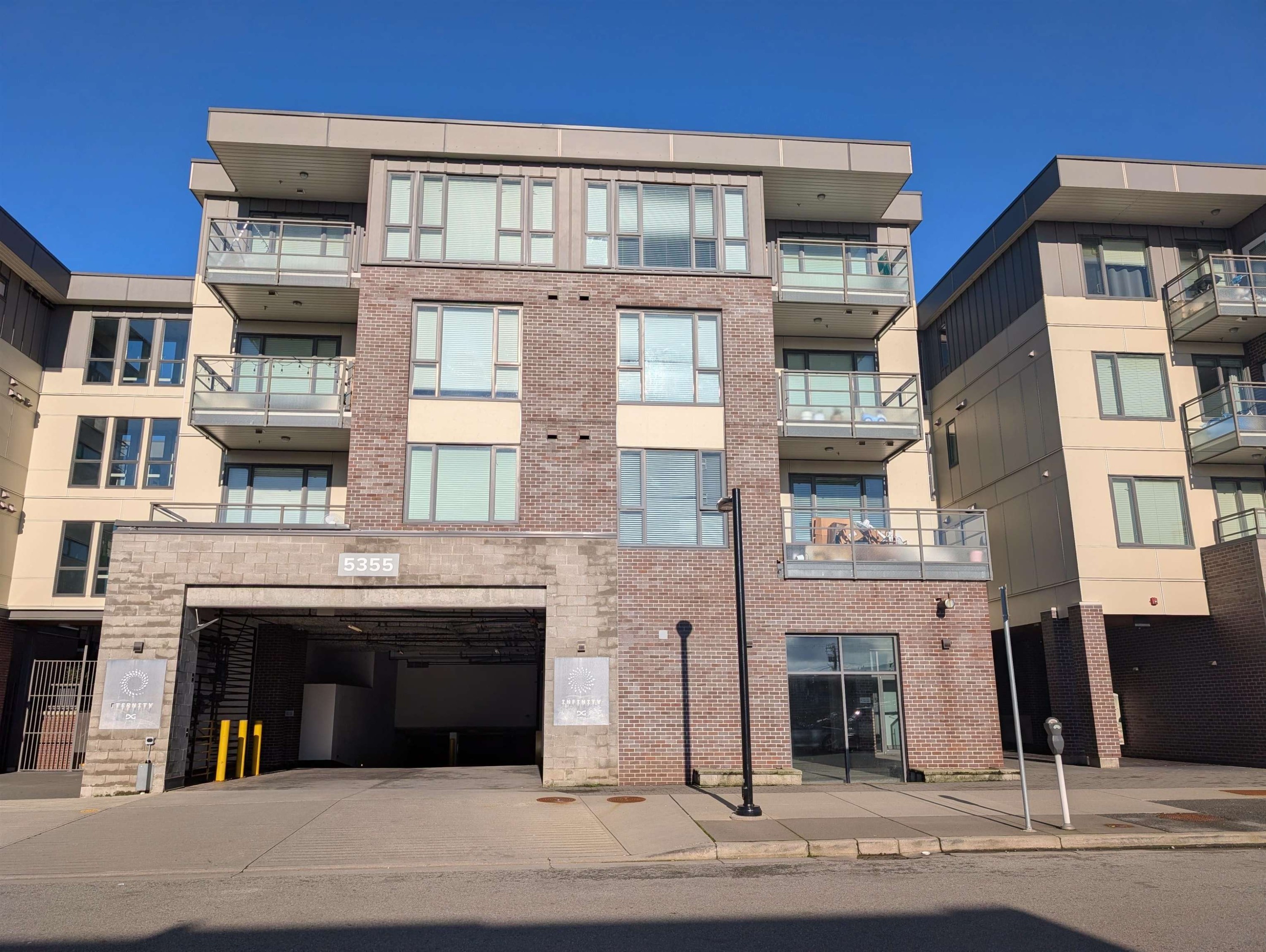 Ph15-5355 Lane Street, Burnaby, BC