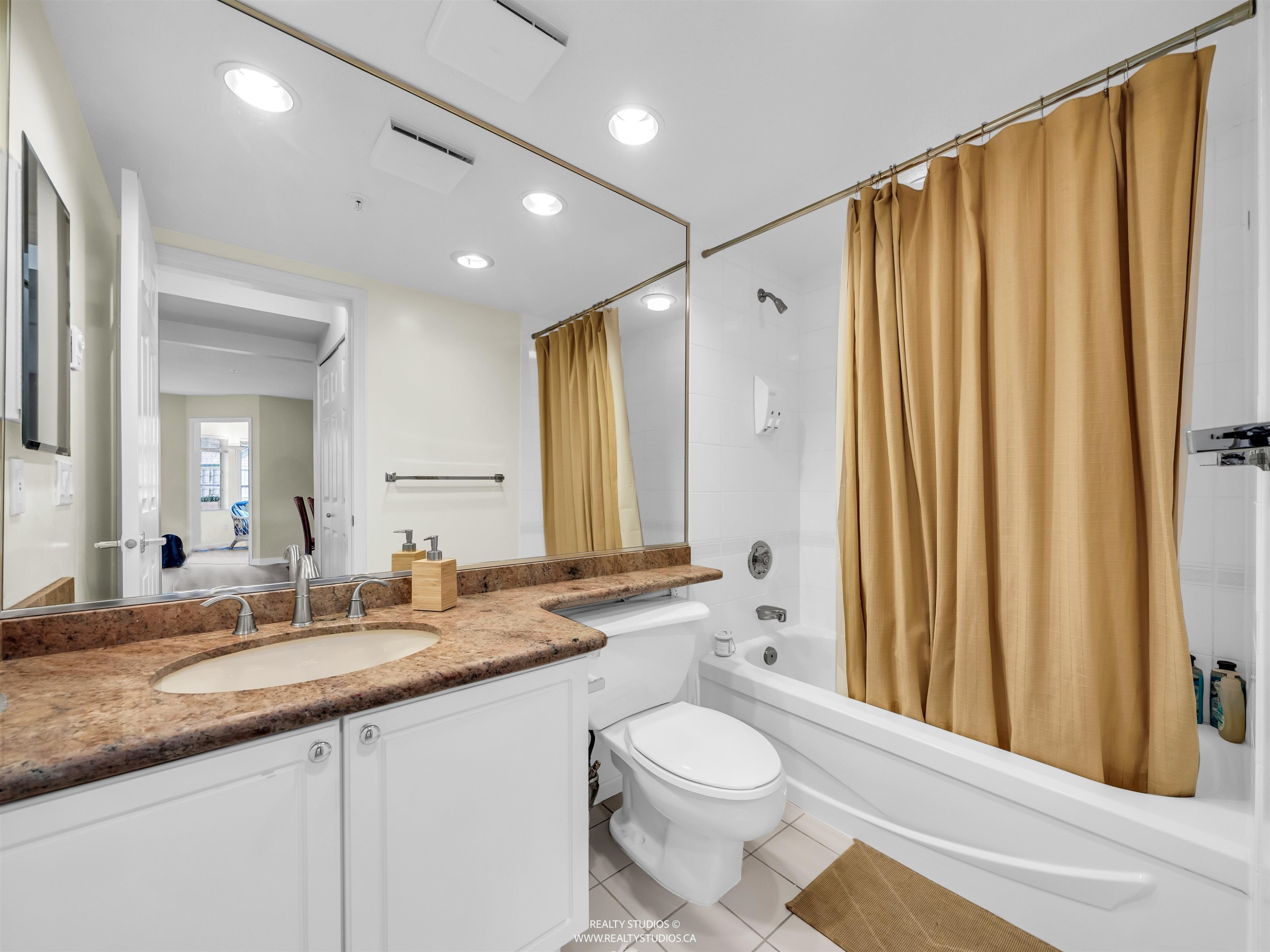 302-3670 Banff Court, North Vancouver, BC