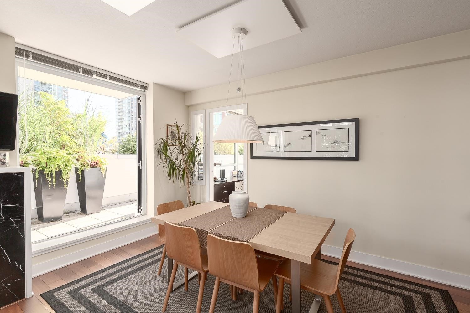 Ph803-988 Richards Street, Vancouver, BC