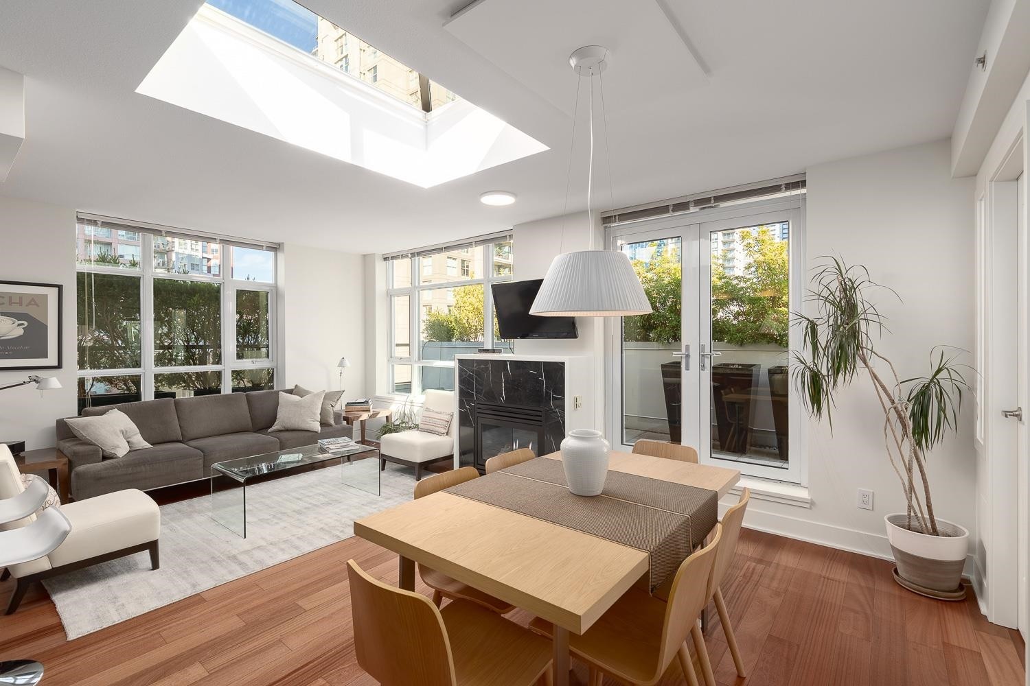 Ph803-988 Richards Street, Vancouver, BC