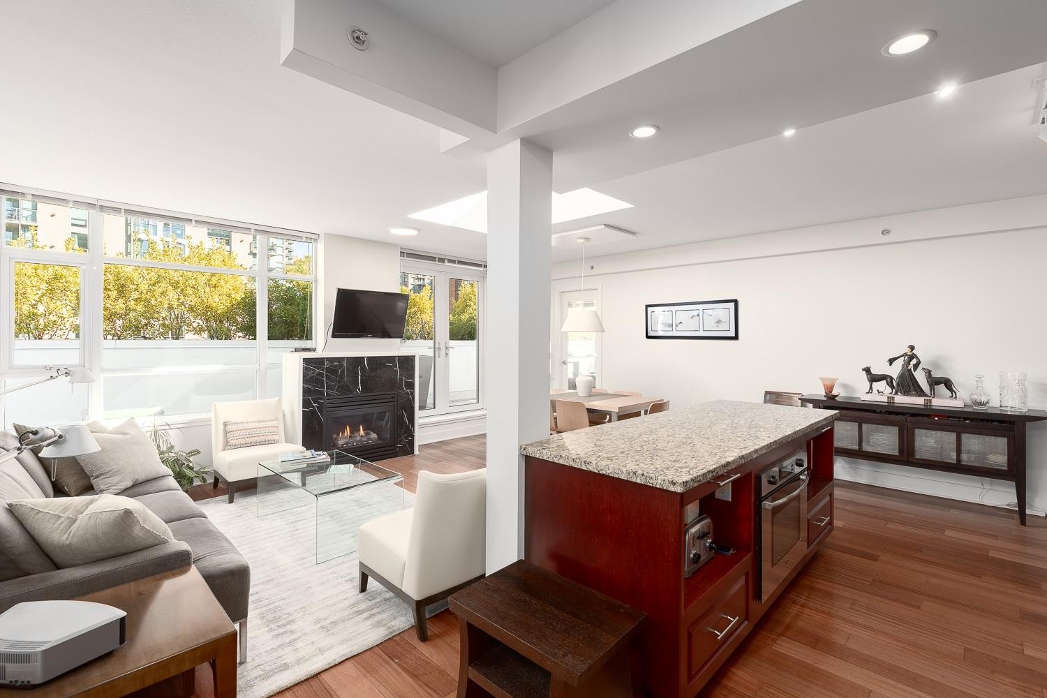 Ph803-988 Richards Street, Vancouver, BC