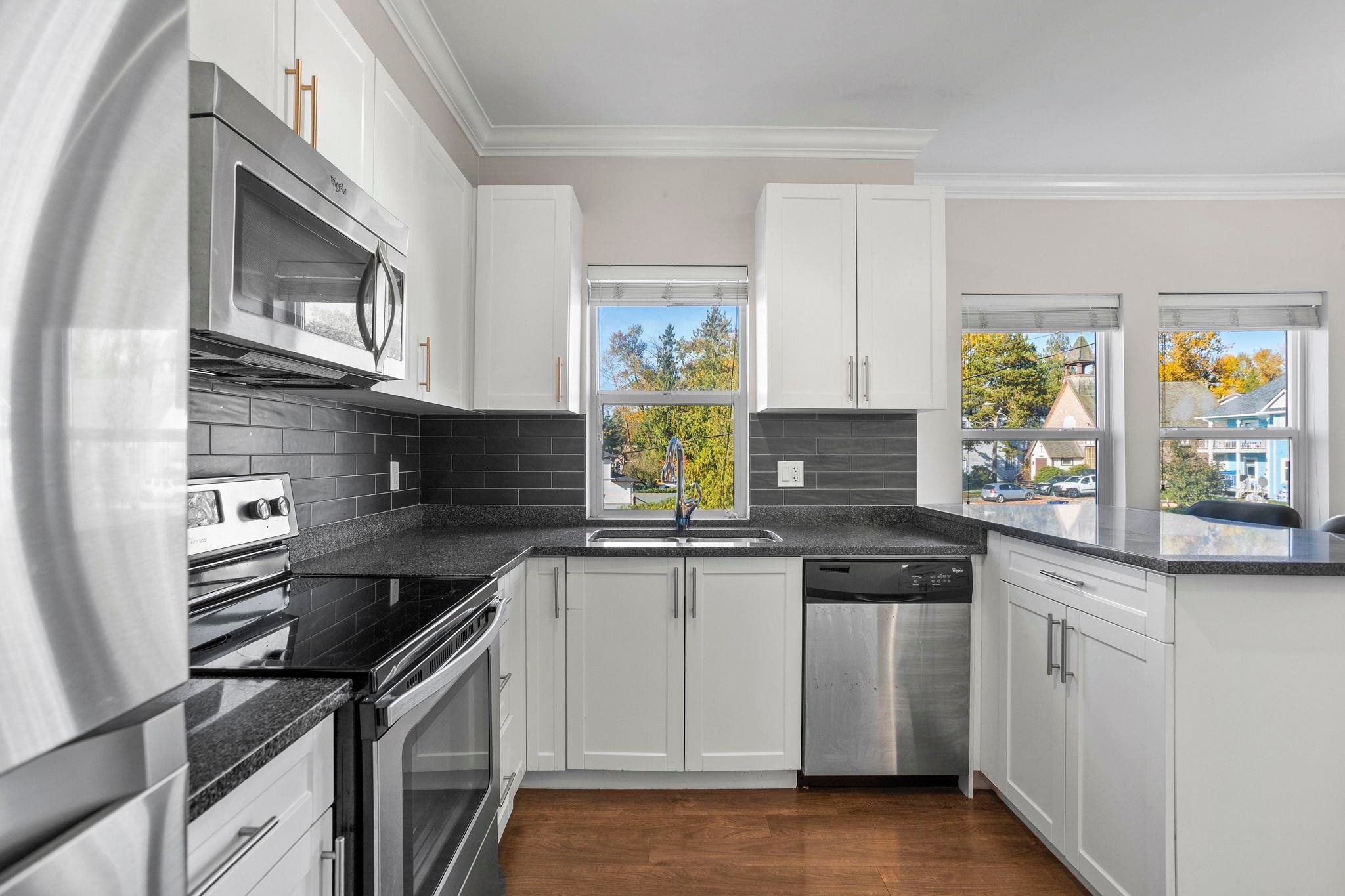 301-11580 223 Street, Maple Ridge, BC