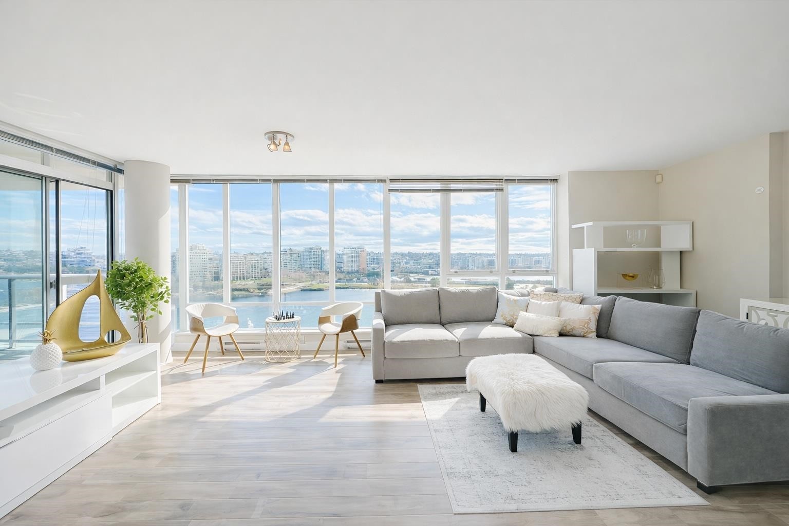 1506-980 Cooperage Way, Vancouver, BC