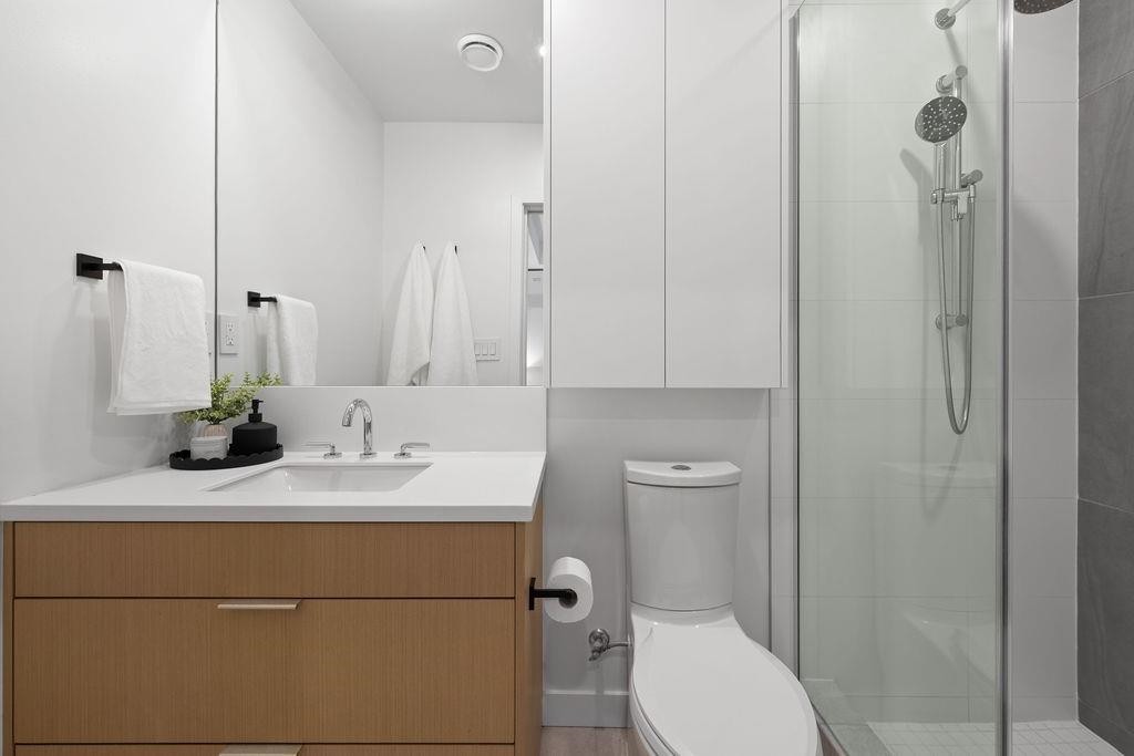 223-650 2Nd Street E, North Vancouver, BC