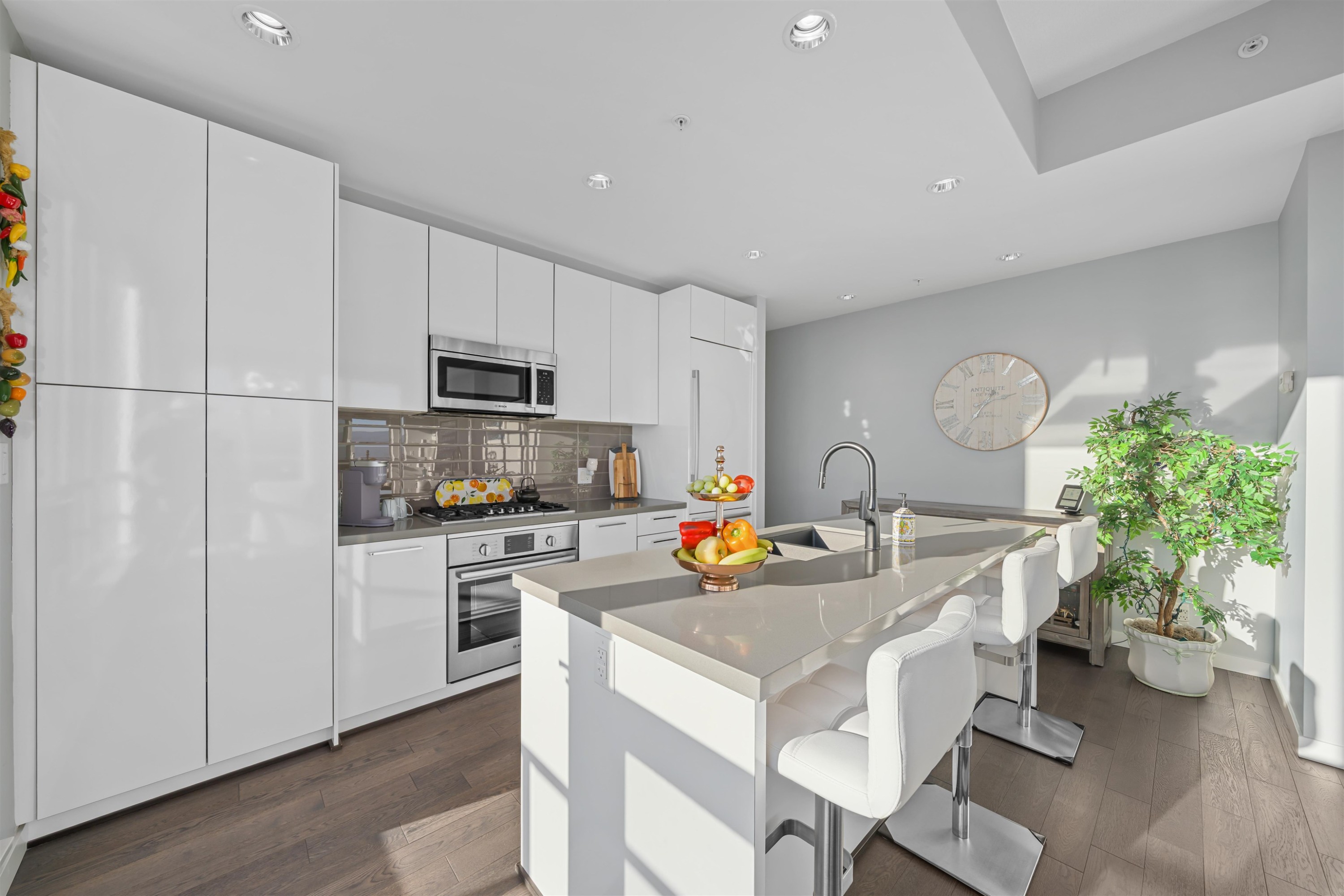 2903-3093 Windsor Gate, Coquitlam, BC