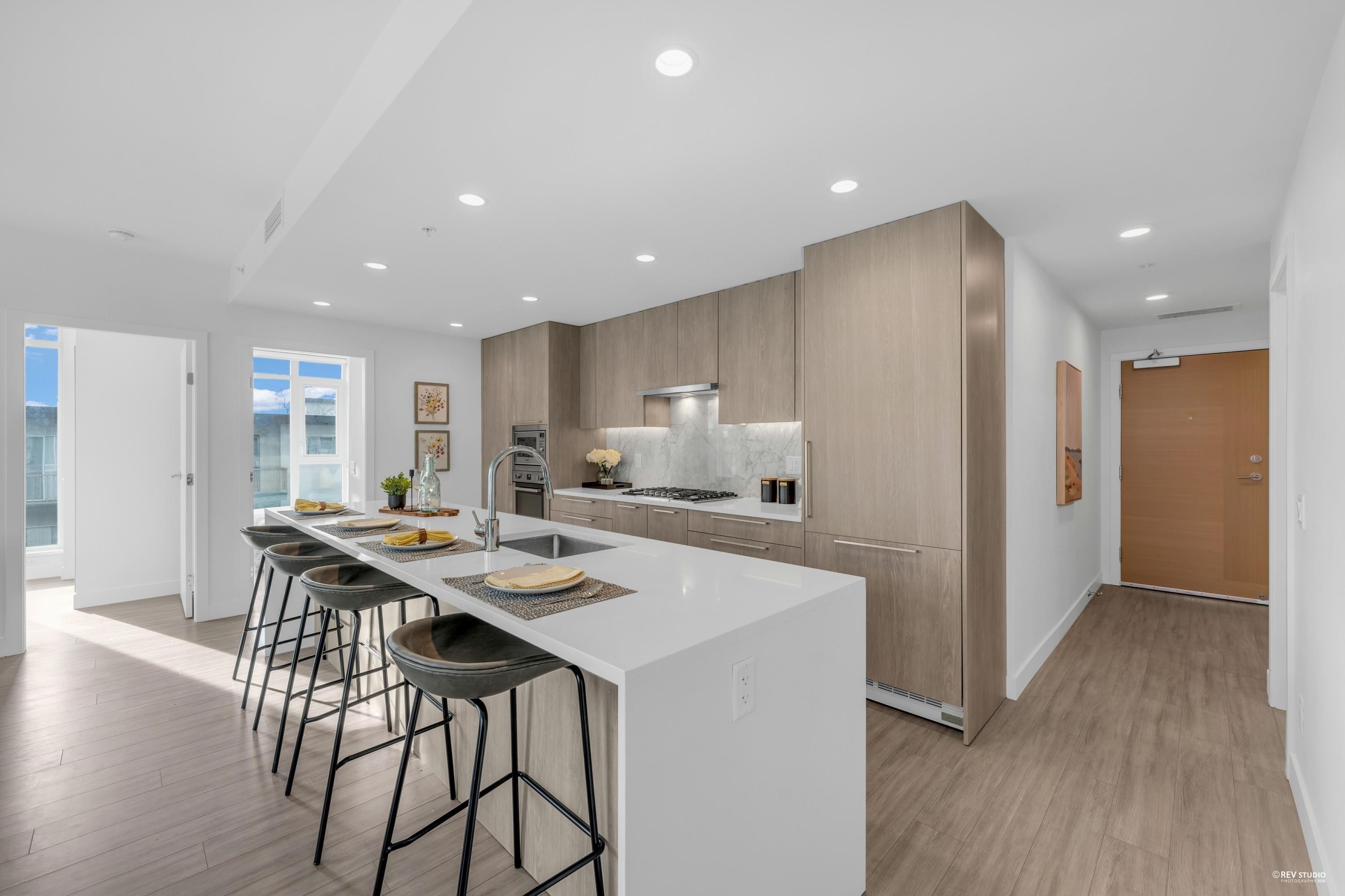 301-6398 Silver Avenue, Burnaby, BC