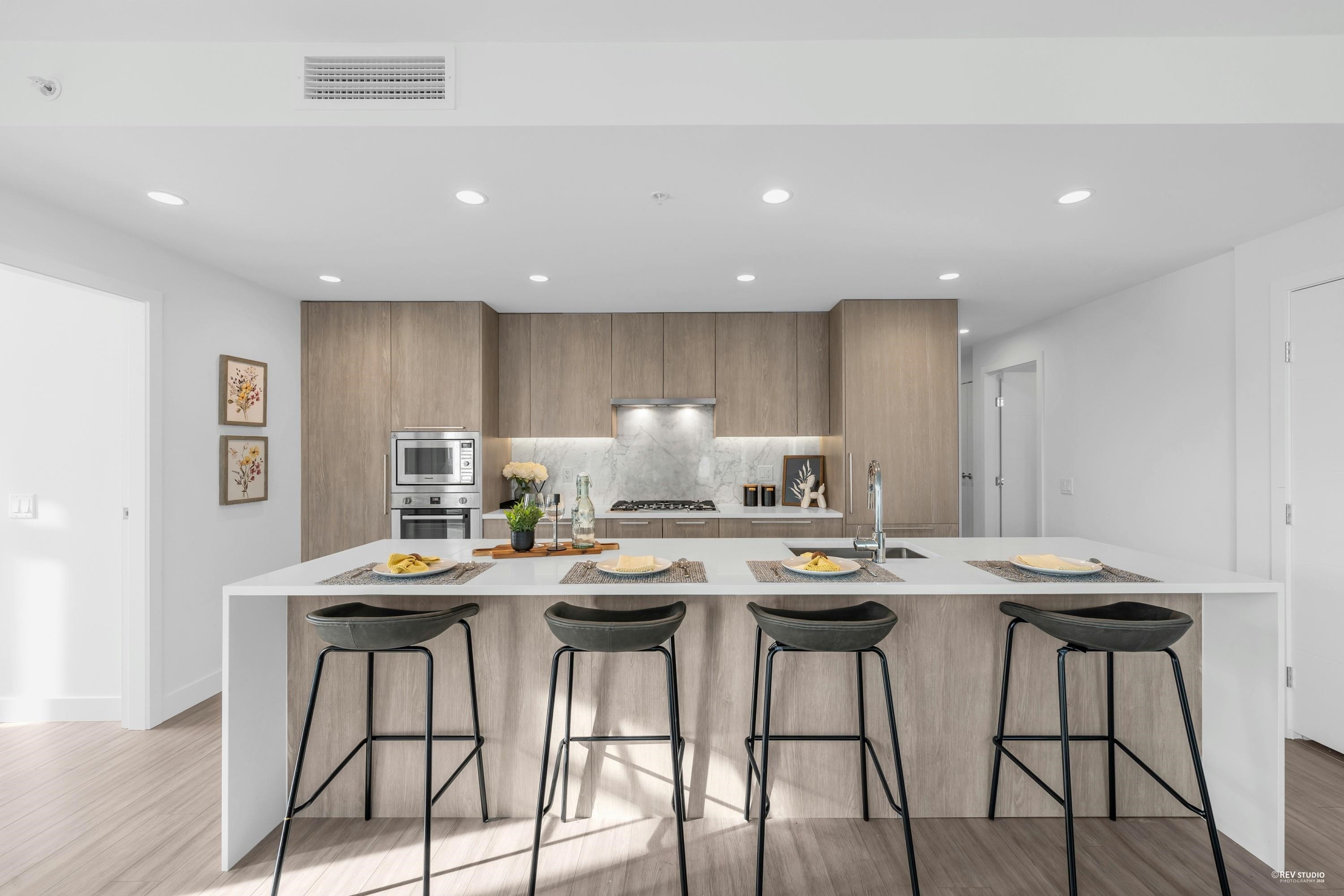 301-6398 Silver Avenue, Burnaby, BC