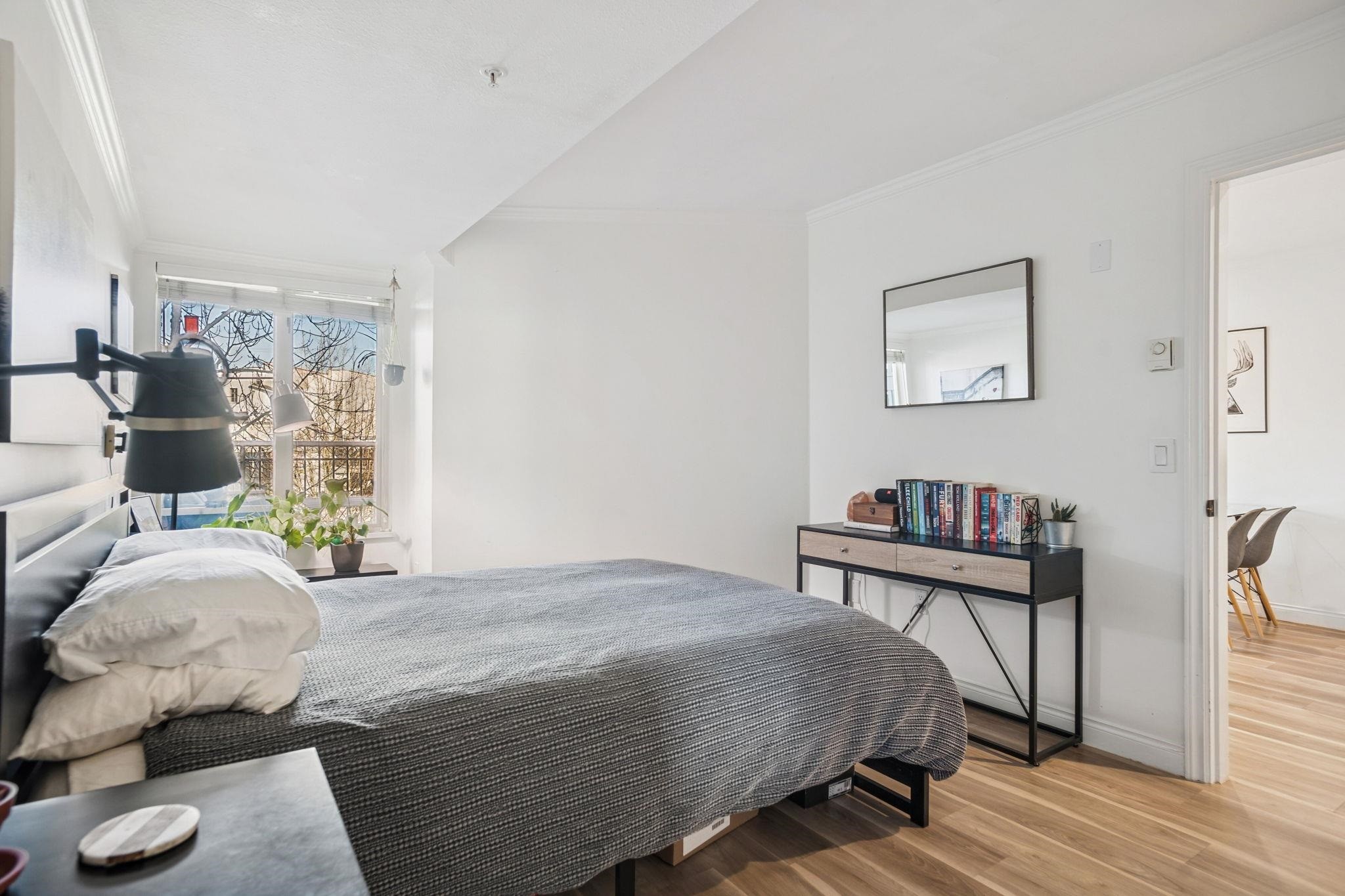 305-688 16Th Avenue E, Vancouver, BC