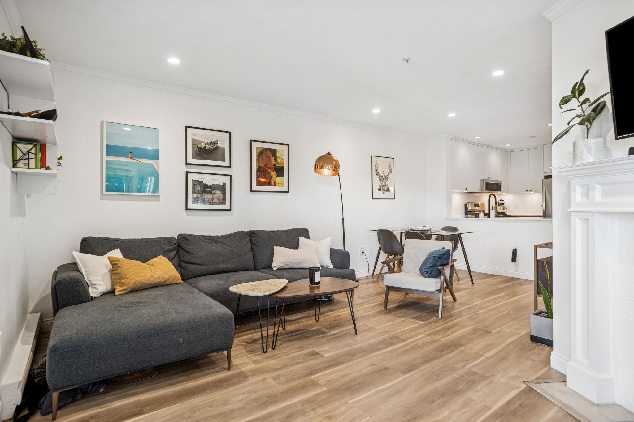 305-688 16Th Avenue E, Vancouver, BC