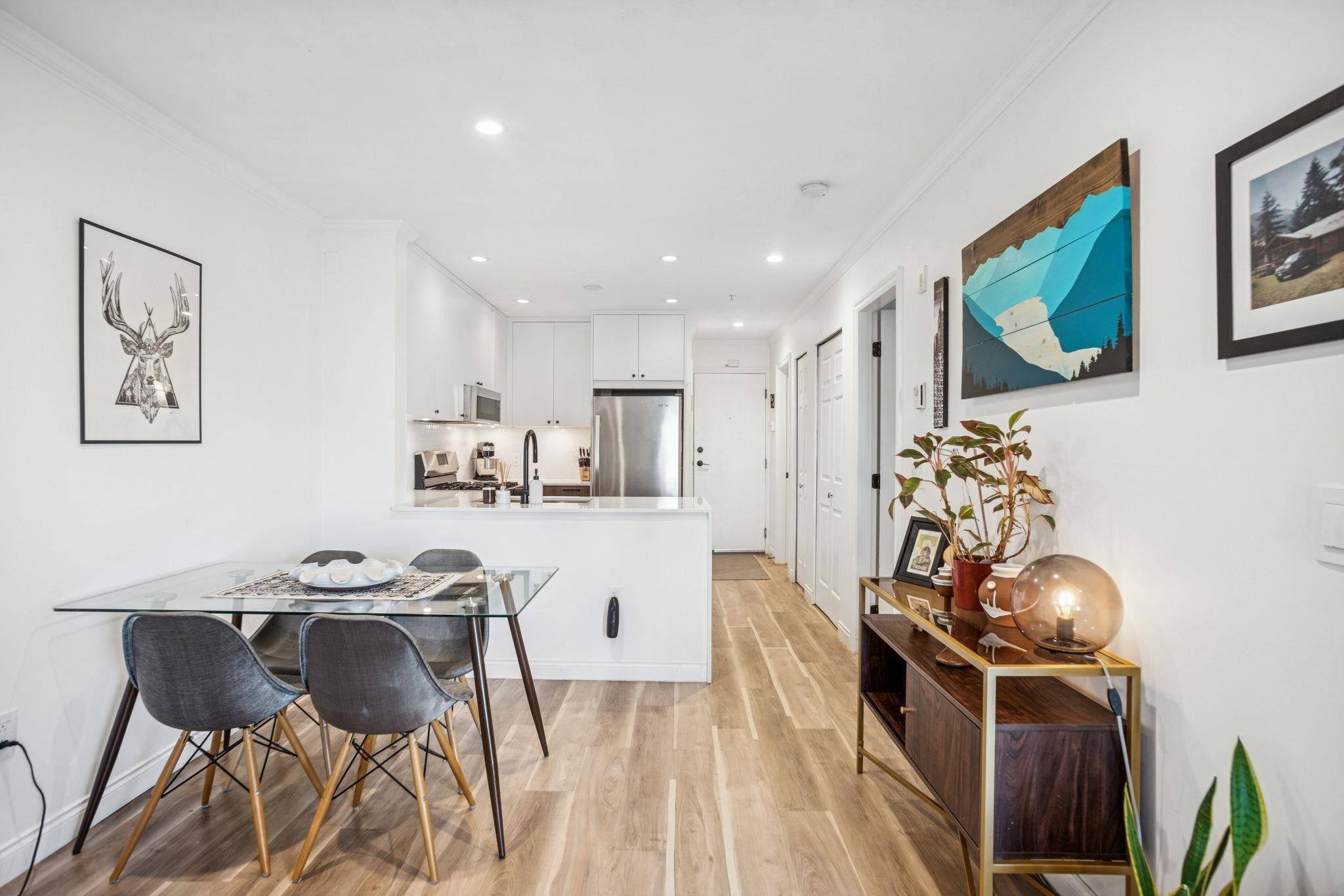 305-688 16Th Avenue E, Vancouver, BC