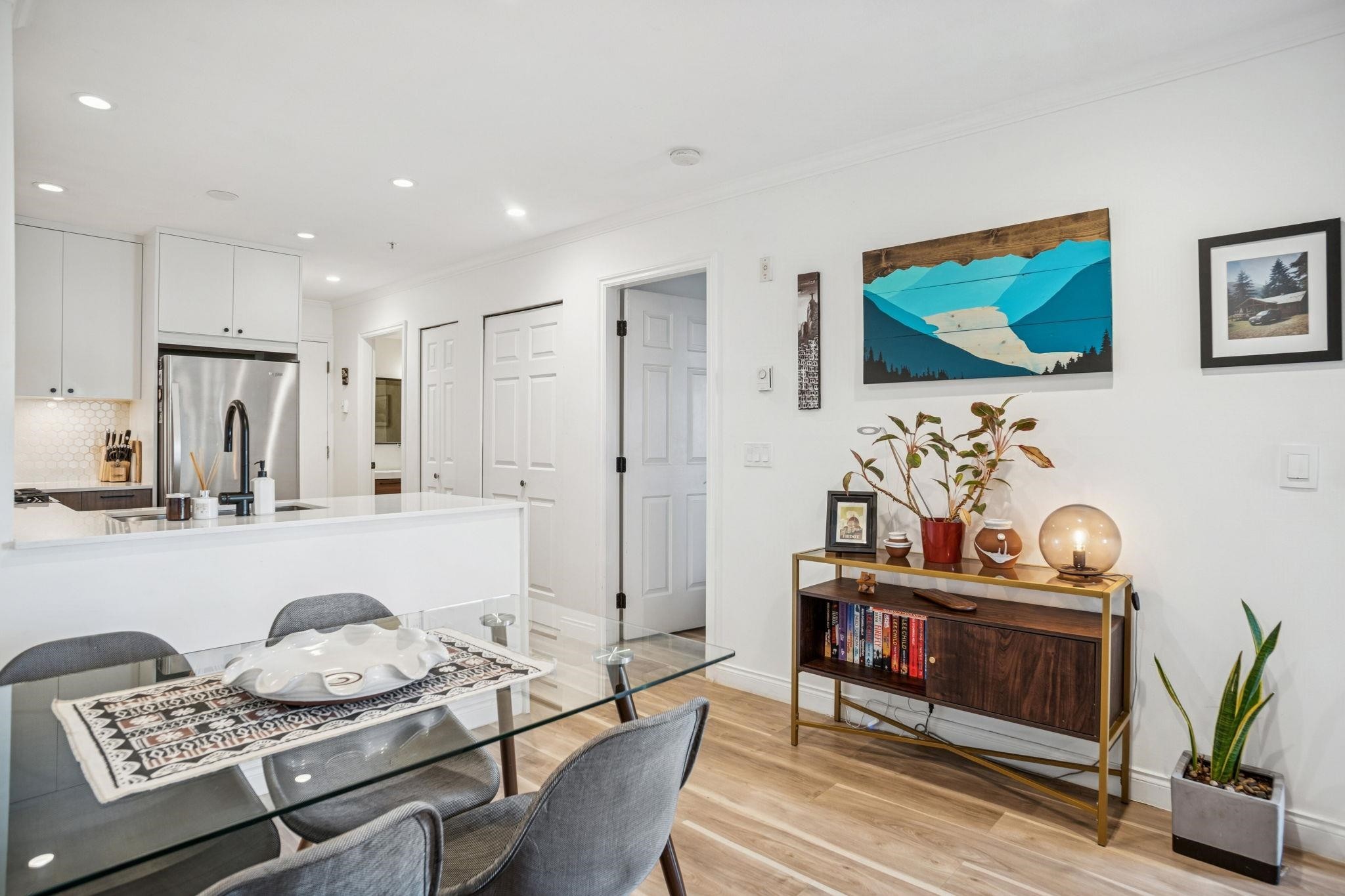 305-688 16Th Avenue E, Vancouver, BC