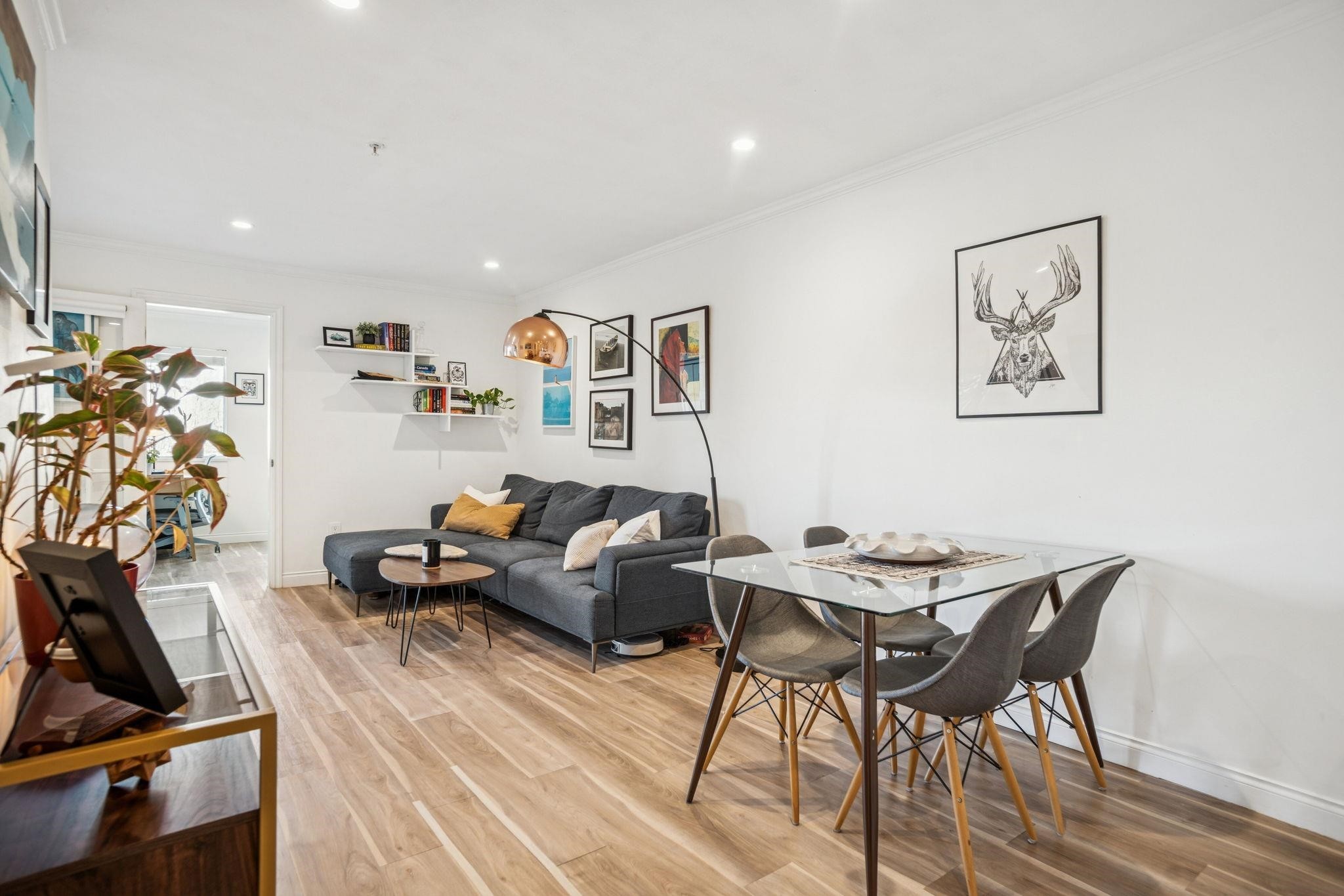 305-688 16Th Avenue E, Vancouver, BC