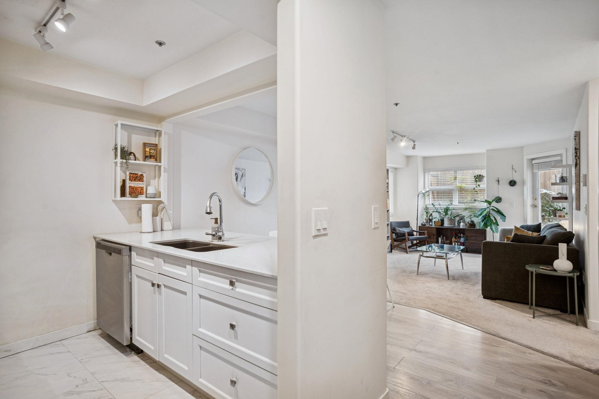 103-1515 6Th Avenue E, Vancouver, BC