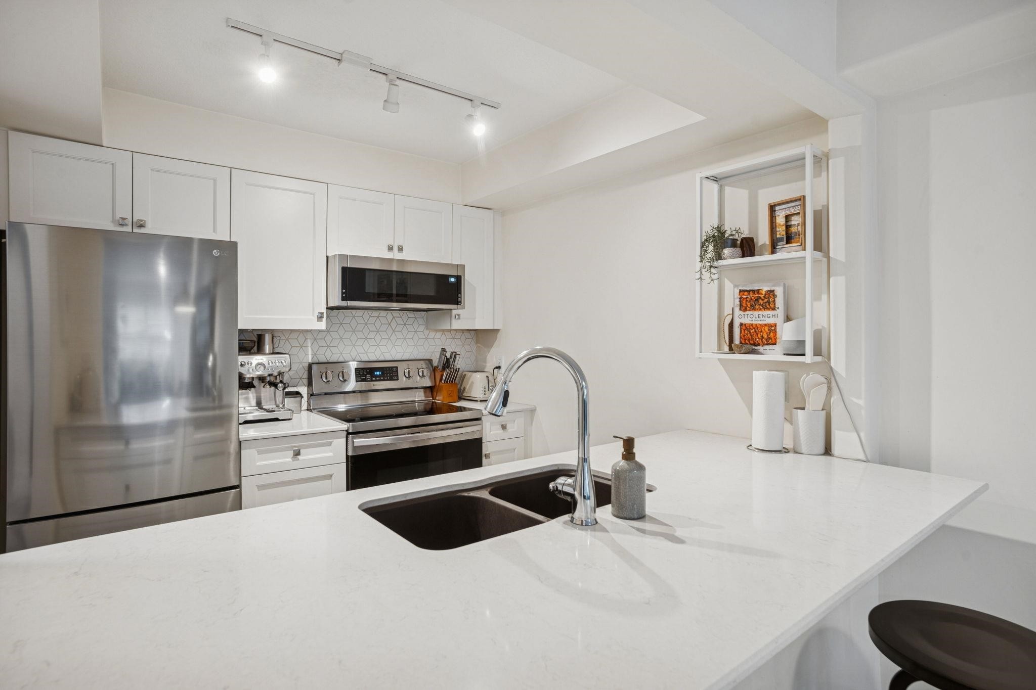 103-1515 6Th Avenue E, Vancouver, BC