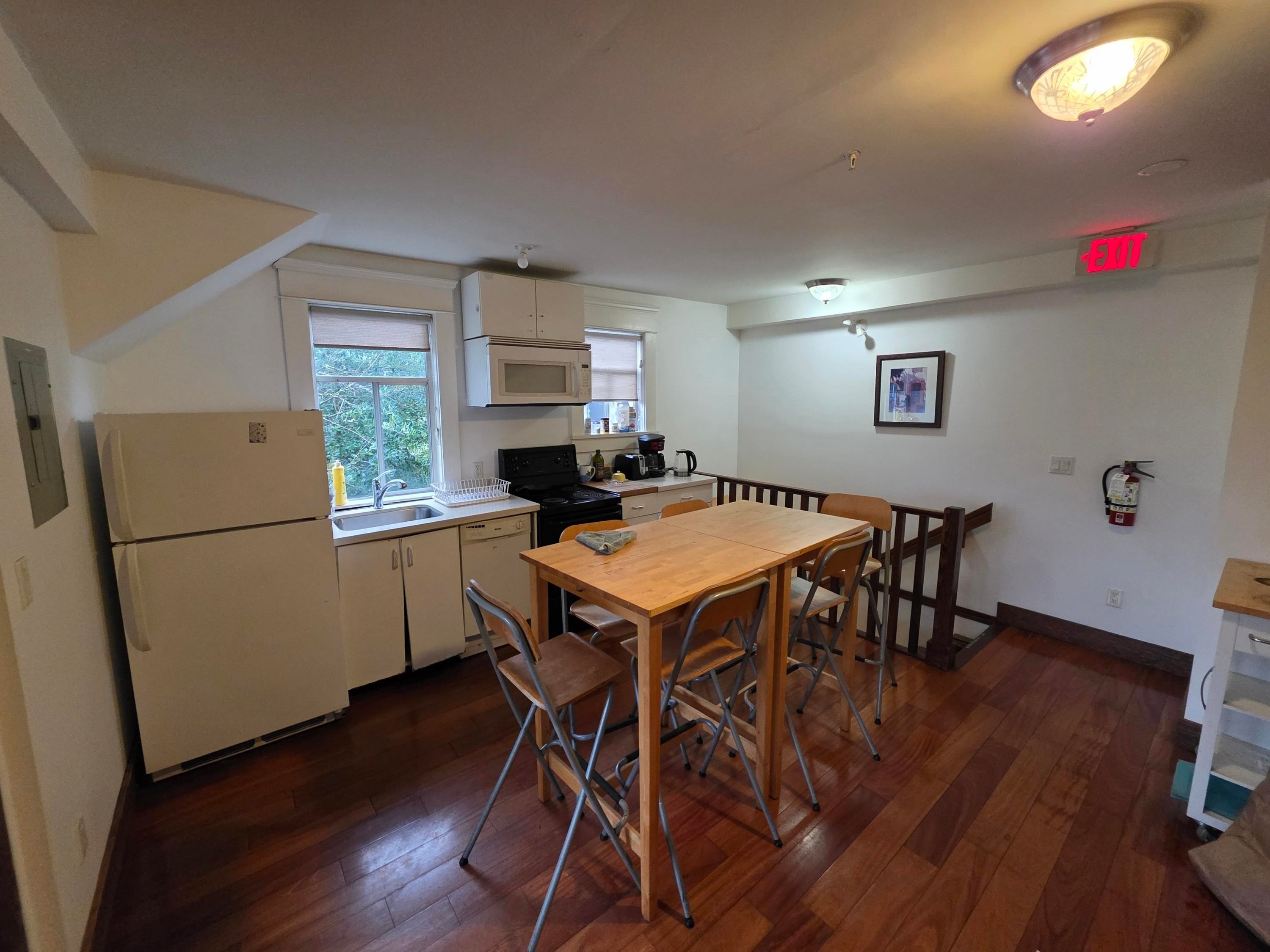 387 13Th Avenue W, Vancouver, BC