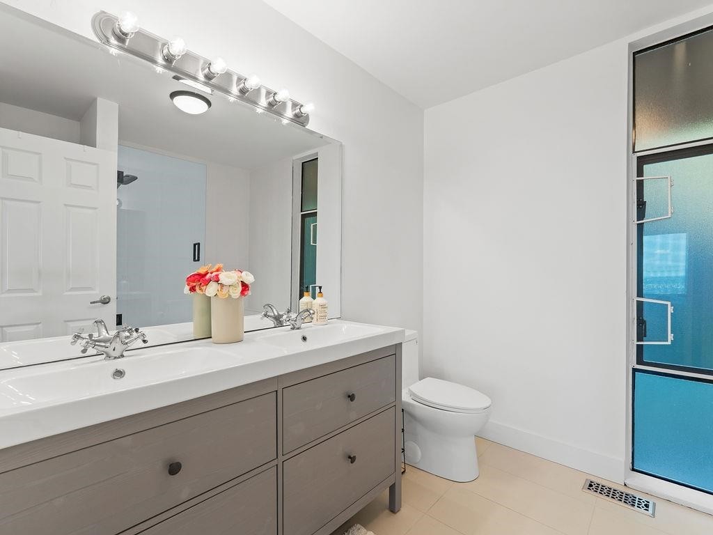 1040 Crestline Road, West Vancouver, BC