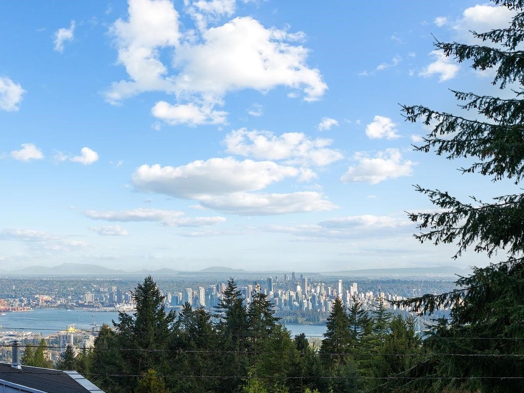 1040 Crestline Road, West Vancouver, BC