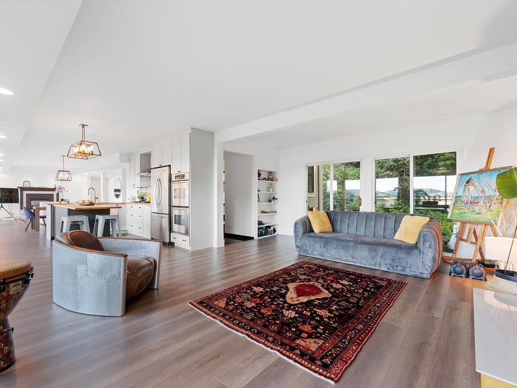 1040 Crestline Road, West Vancouver, BC