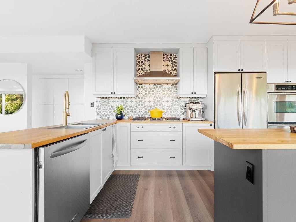 1040 Crestline Road, West Vancouver, BC