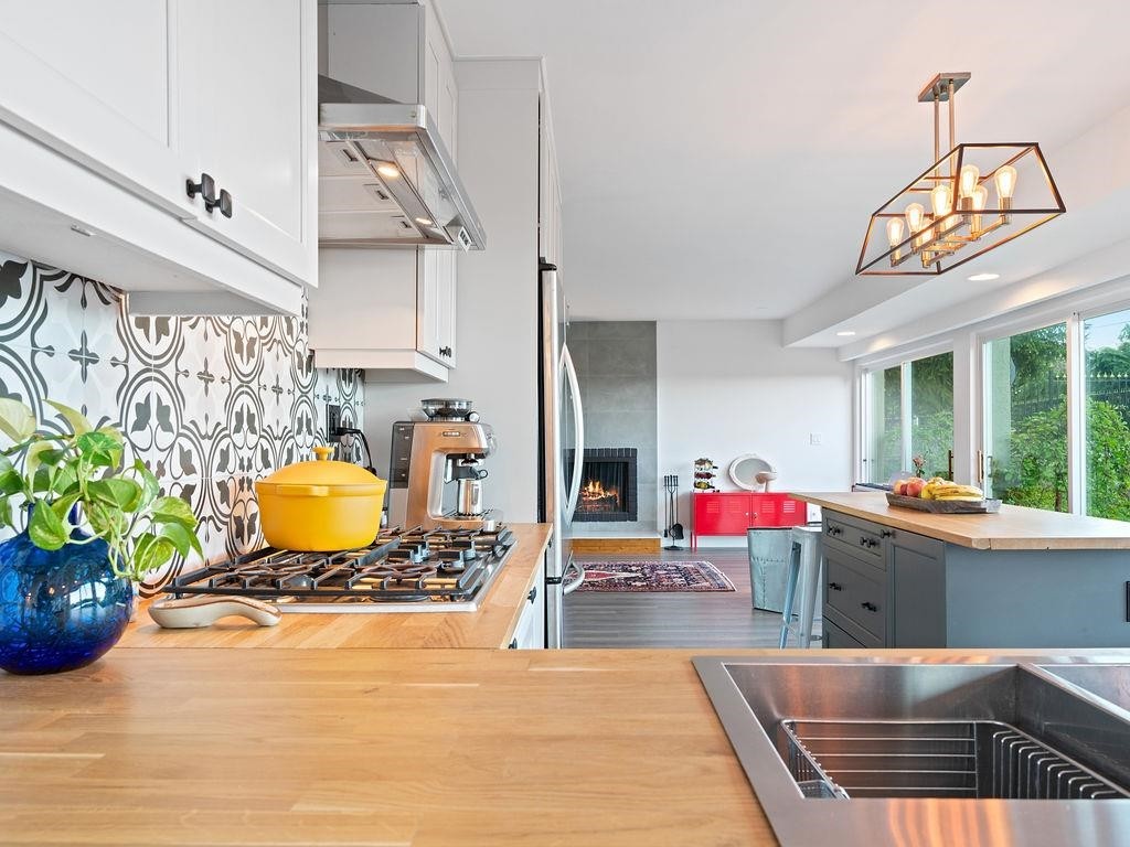 1040 Crestline Road, West Vancouver, BC