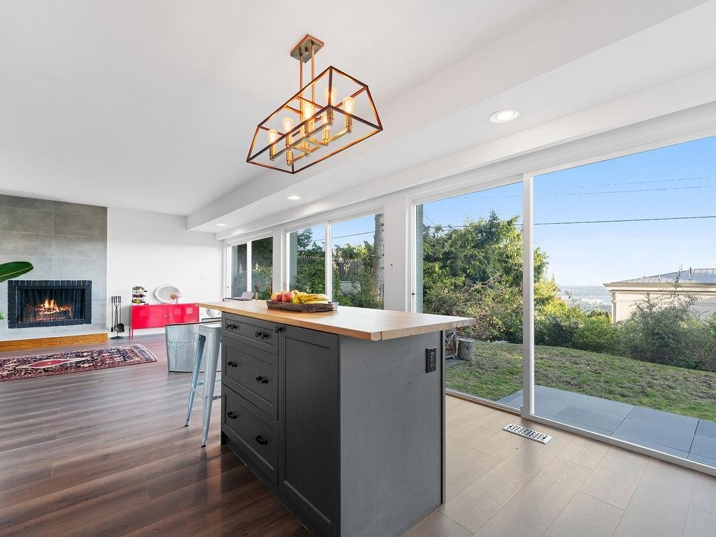 1040 Crestline Road, West Vancouver, BC