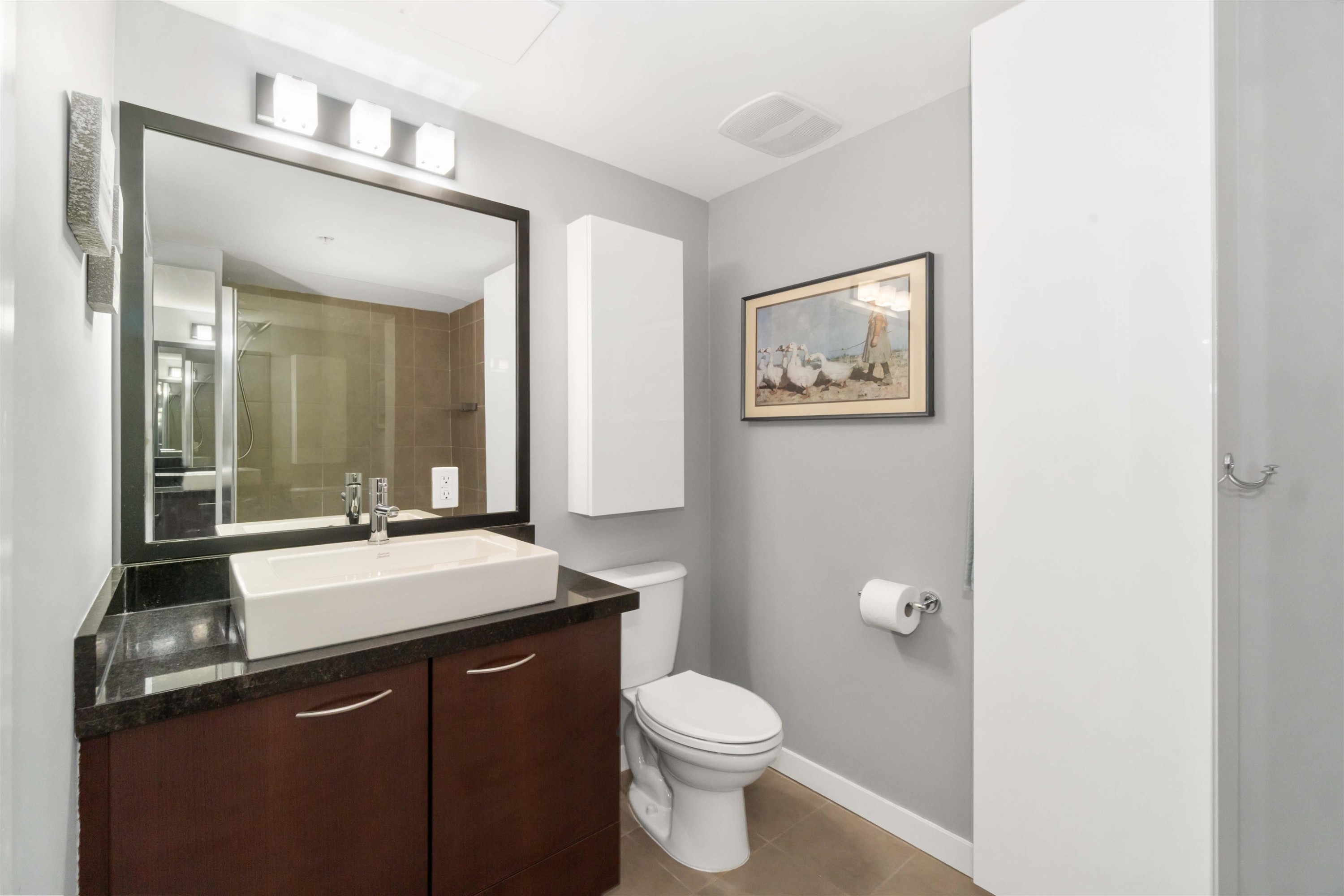 213-1288 Chesterfield Avenue, North Vancouver, BC