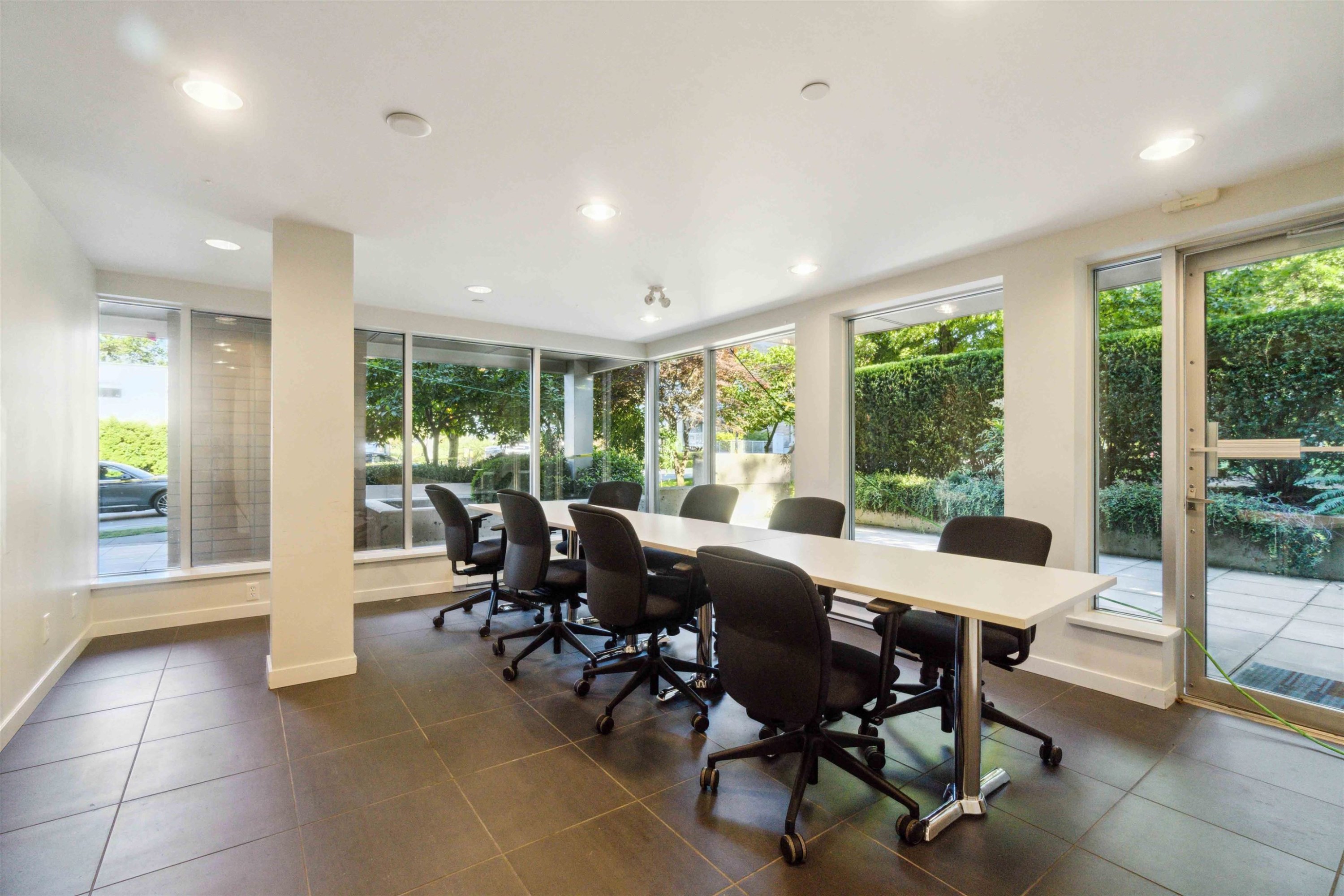 213-1288 Chesterfield Avenue, North Vancouver, BC